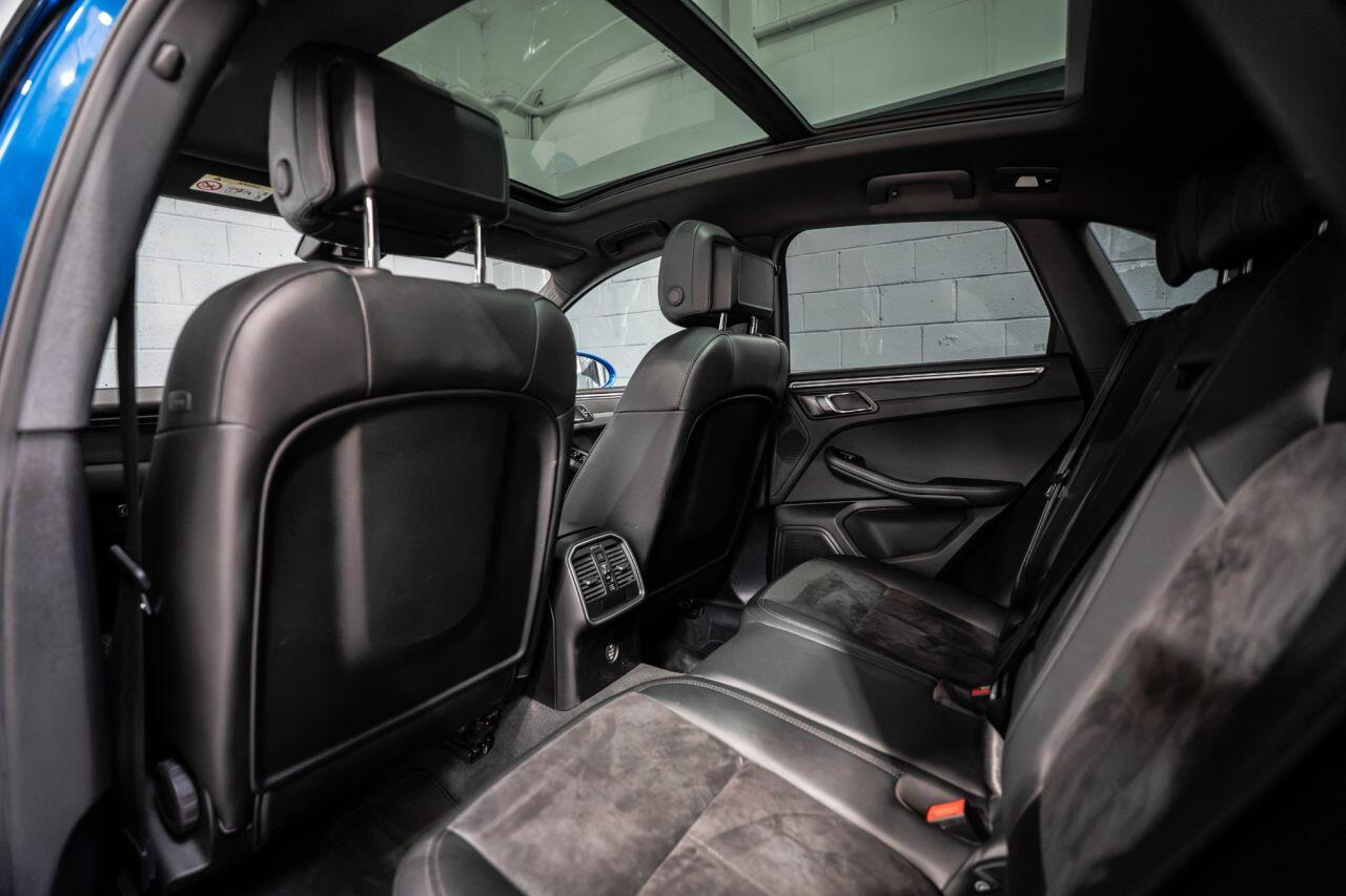 Porsche Macan view 19