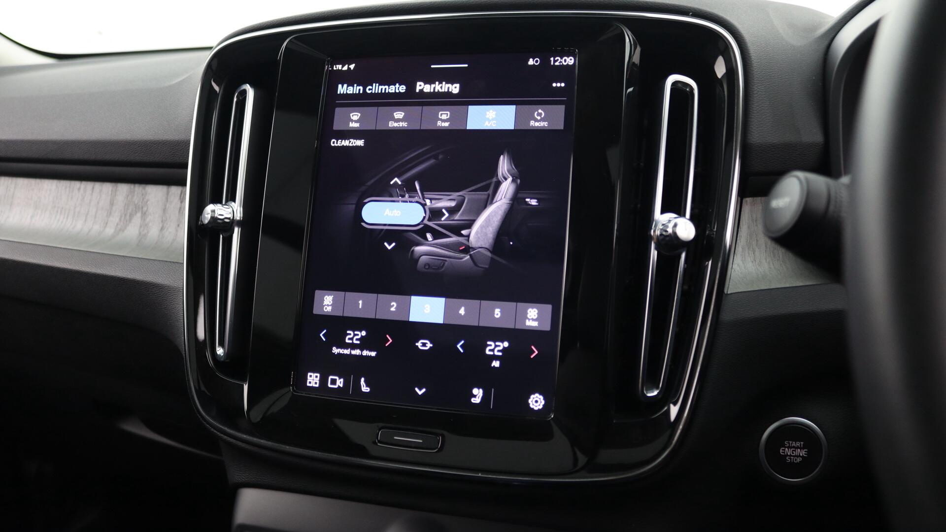 Volvo XC40 view 39