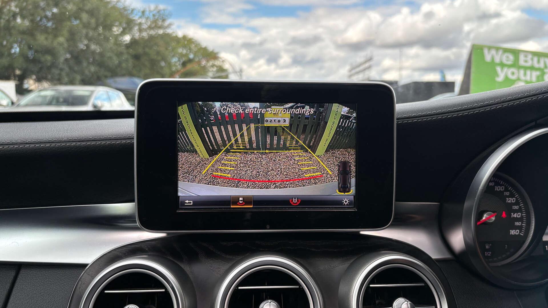 Mercedes-Benz C-Class view 36