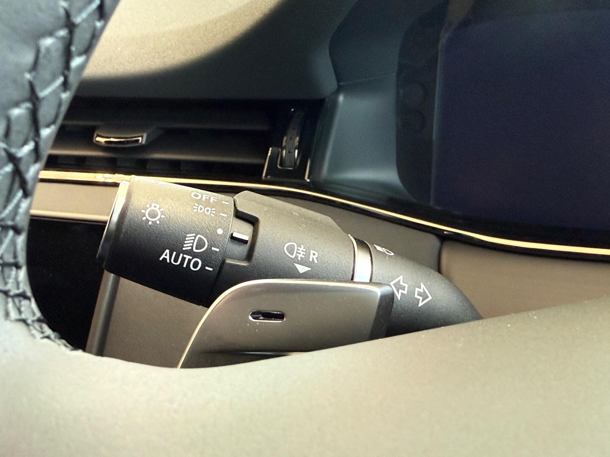 Land Rover Range Rover Evoque view 10