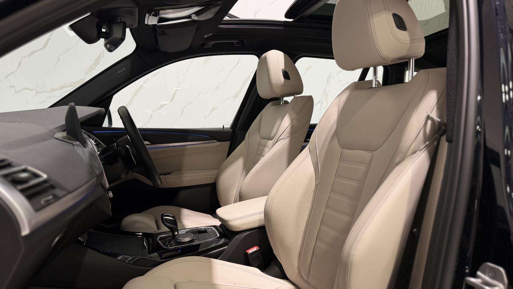 BMW X3 view 11