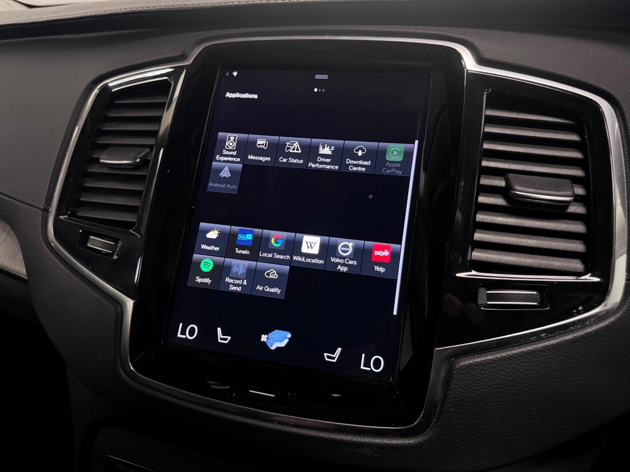 Volvo XC90 view 50
