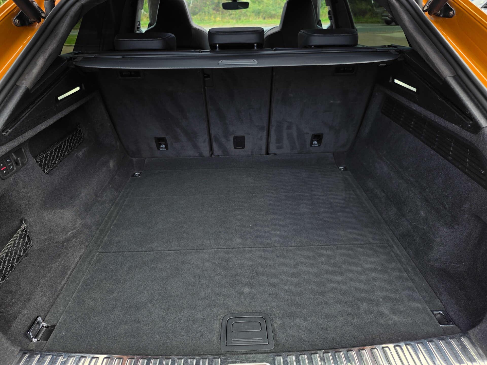 Audi Q8 view 47