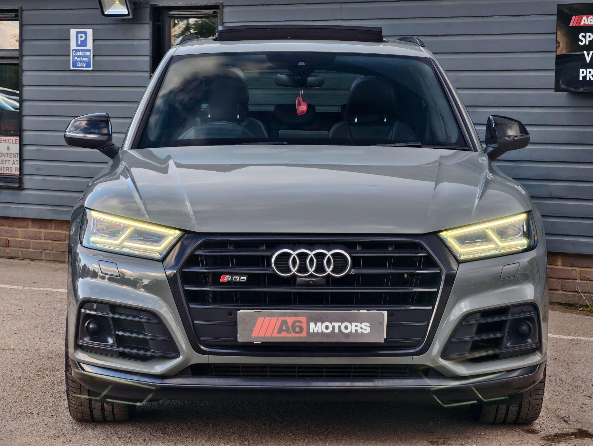 Audi SQ5 view 14
