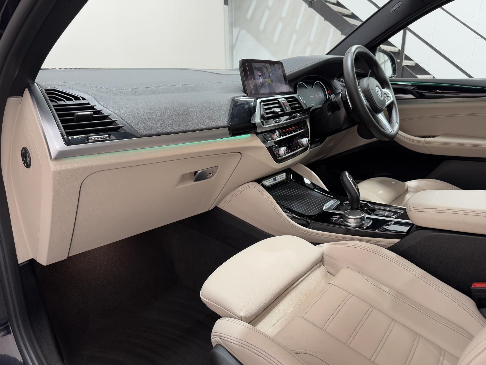 BMW X4 view 56