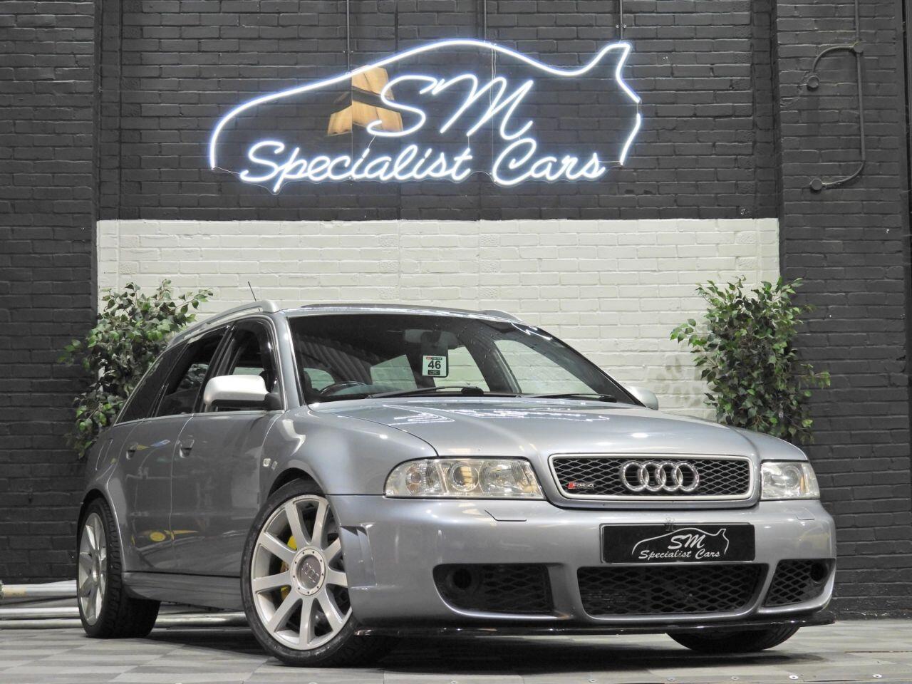 Audi RS4 view 5