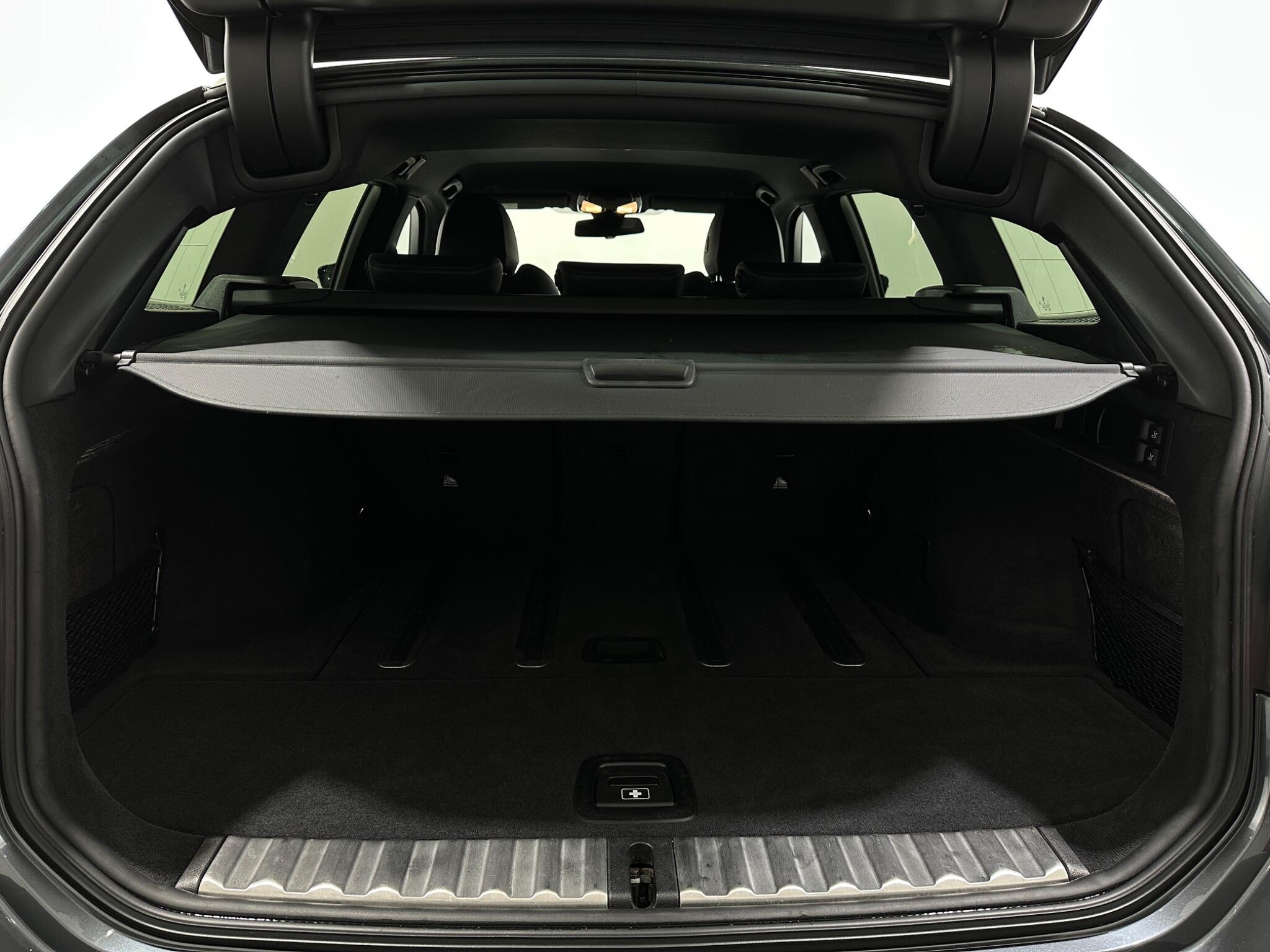 BMW 3 Series view 50
