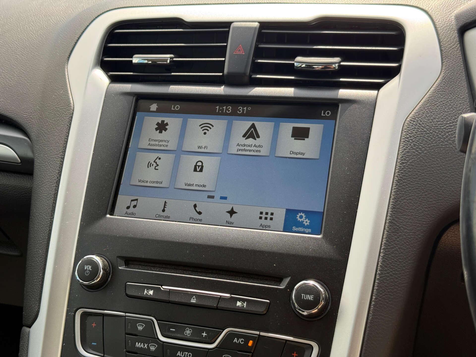 Ford Mondeo view 63