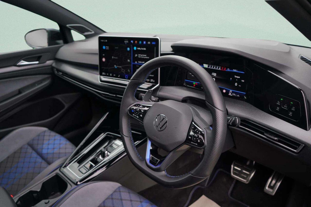 Volkswagen Golf view 19