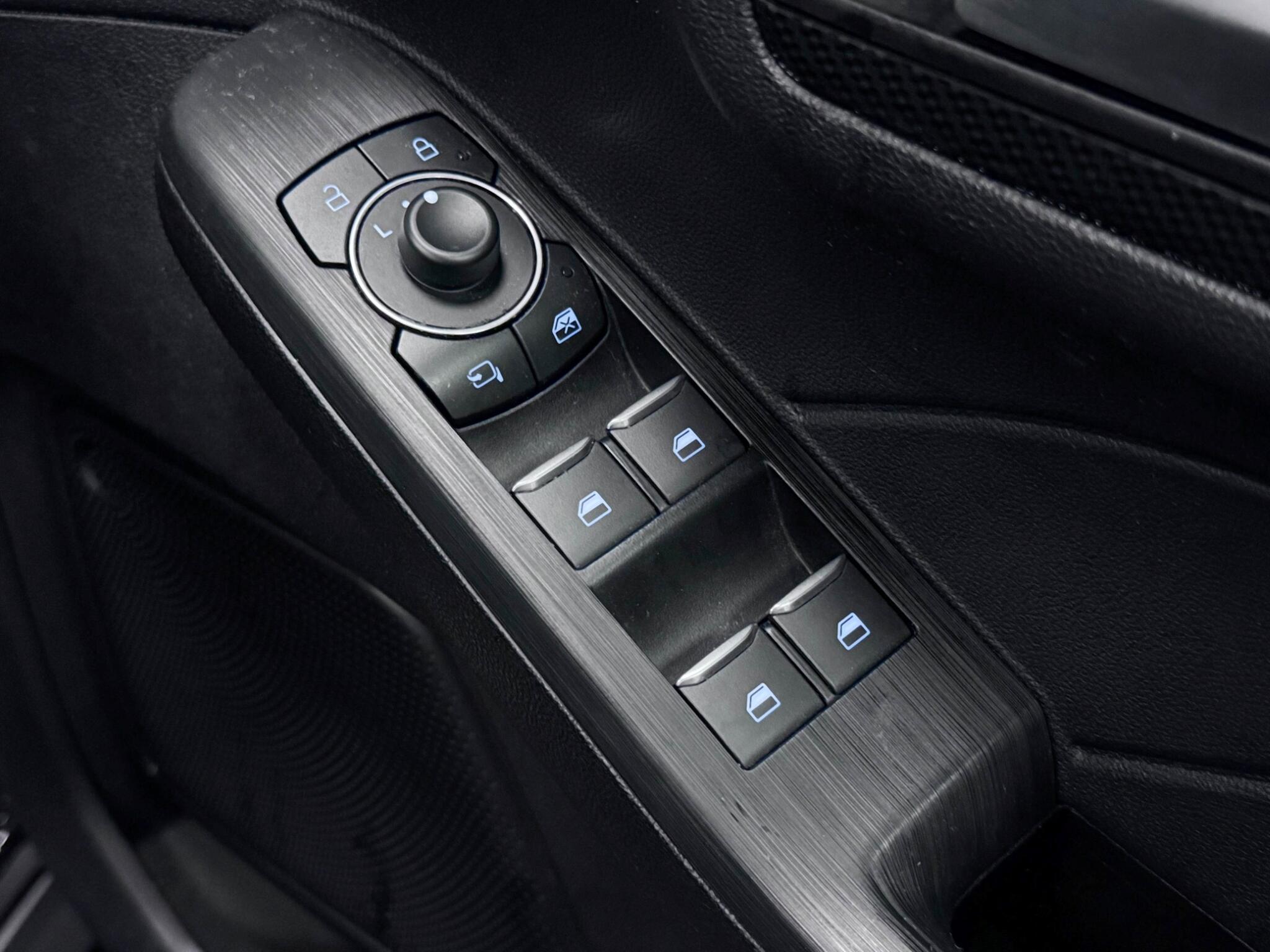Ford Kuga view 18