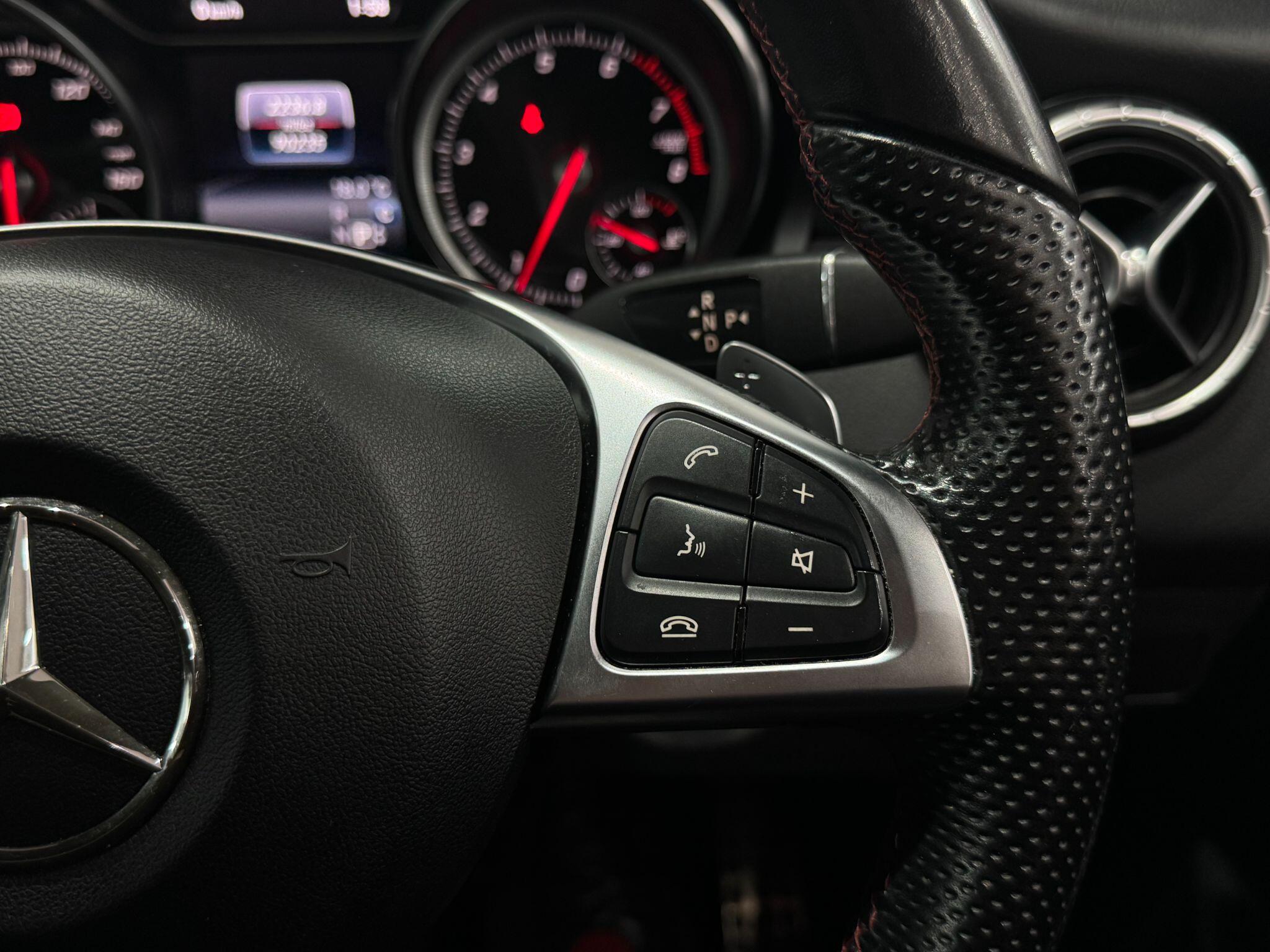 Mercedes-Benz CLA view 52
