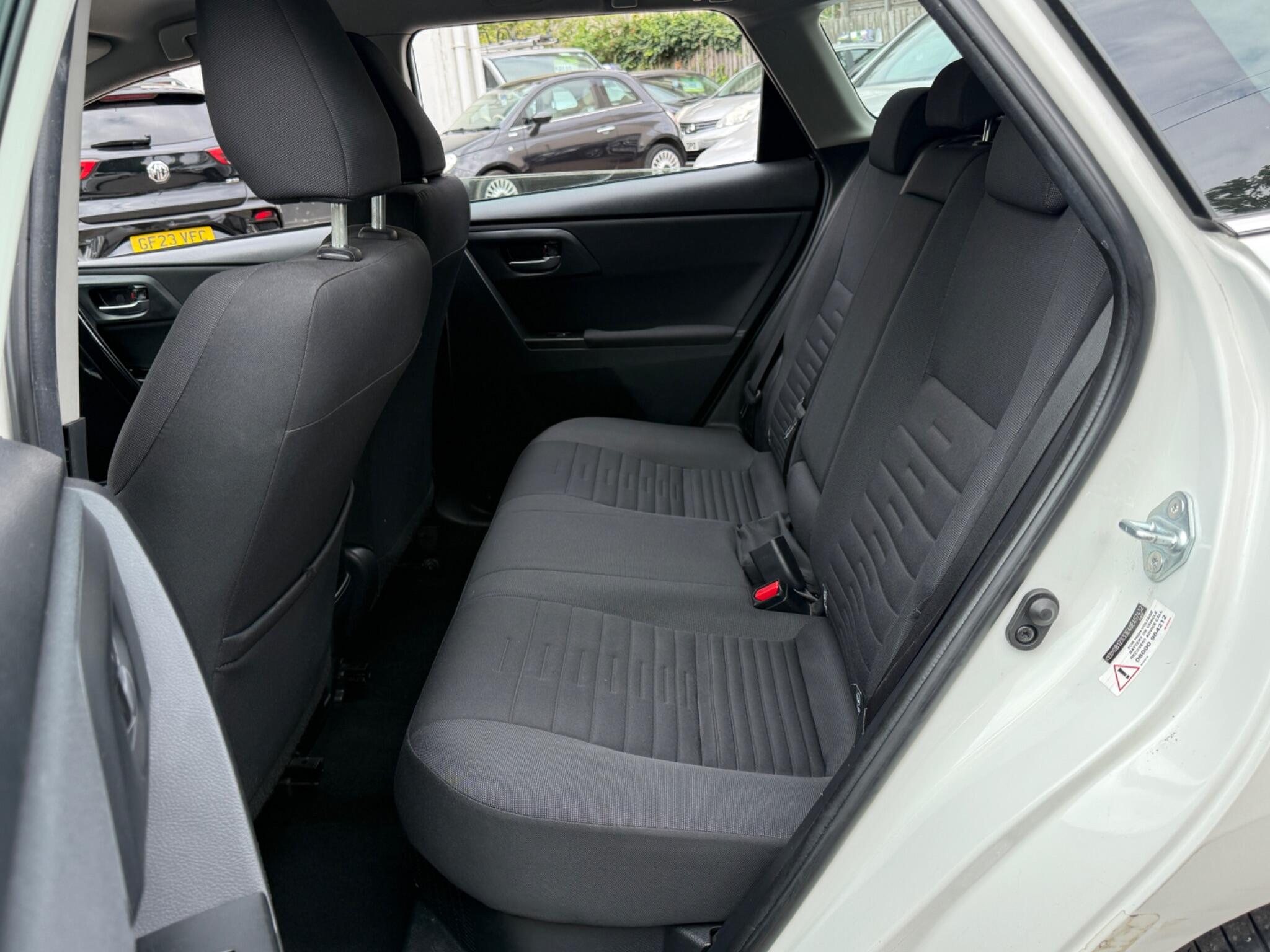 Toyota Auris - Image 48
