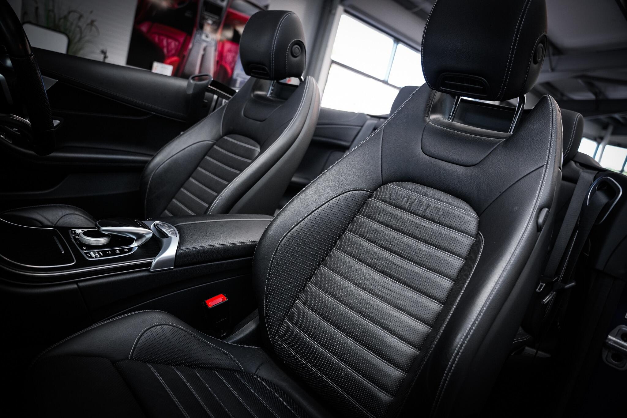 Mercedes-Benz C-Class view 23