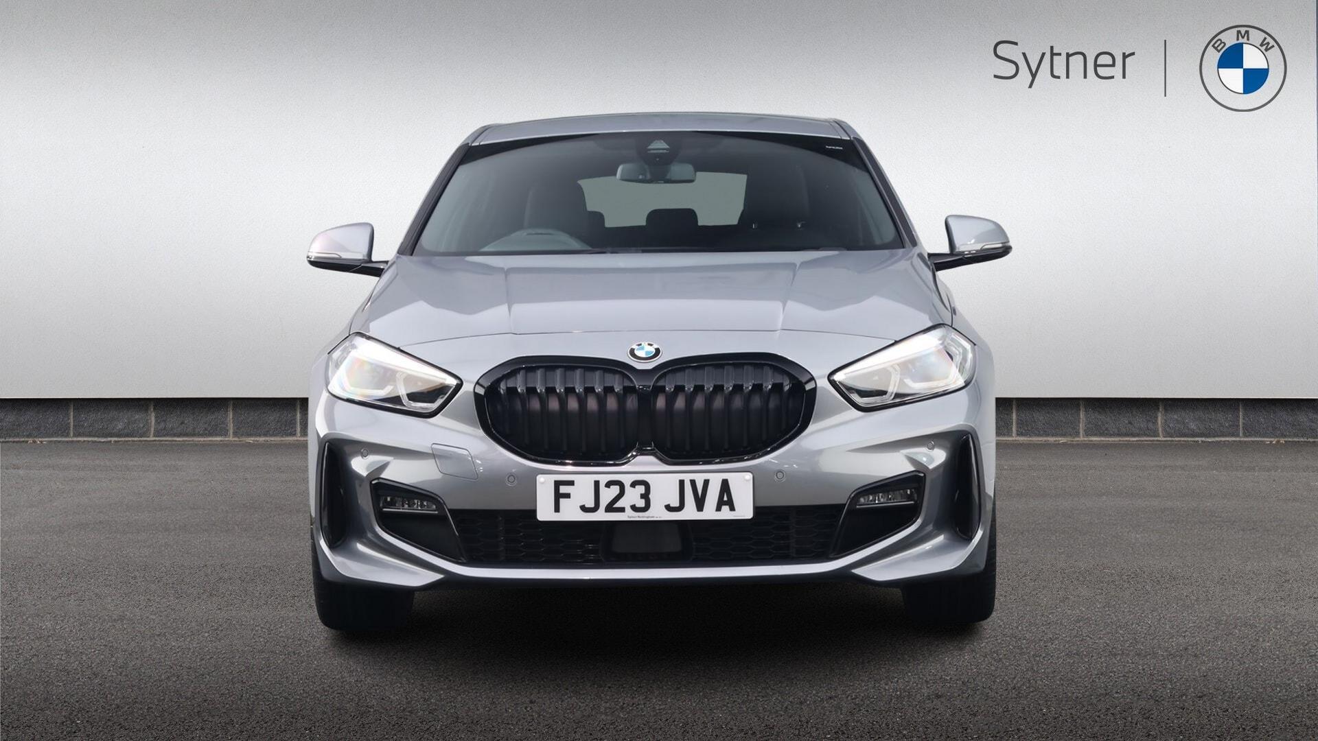 BMW 1 Series view 16