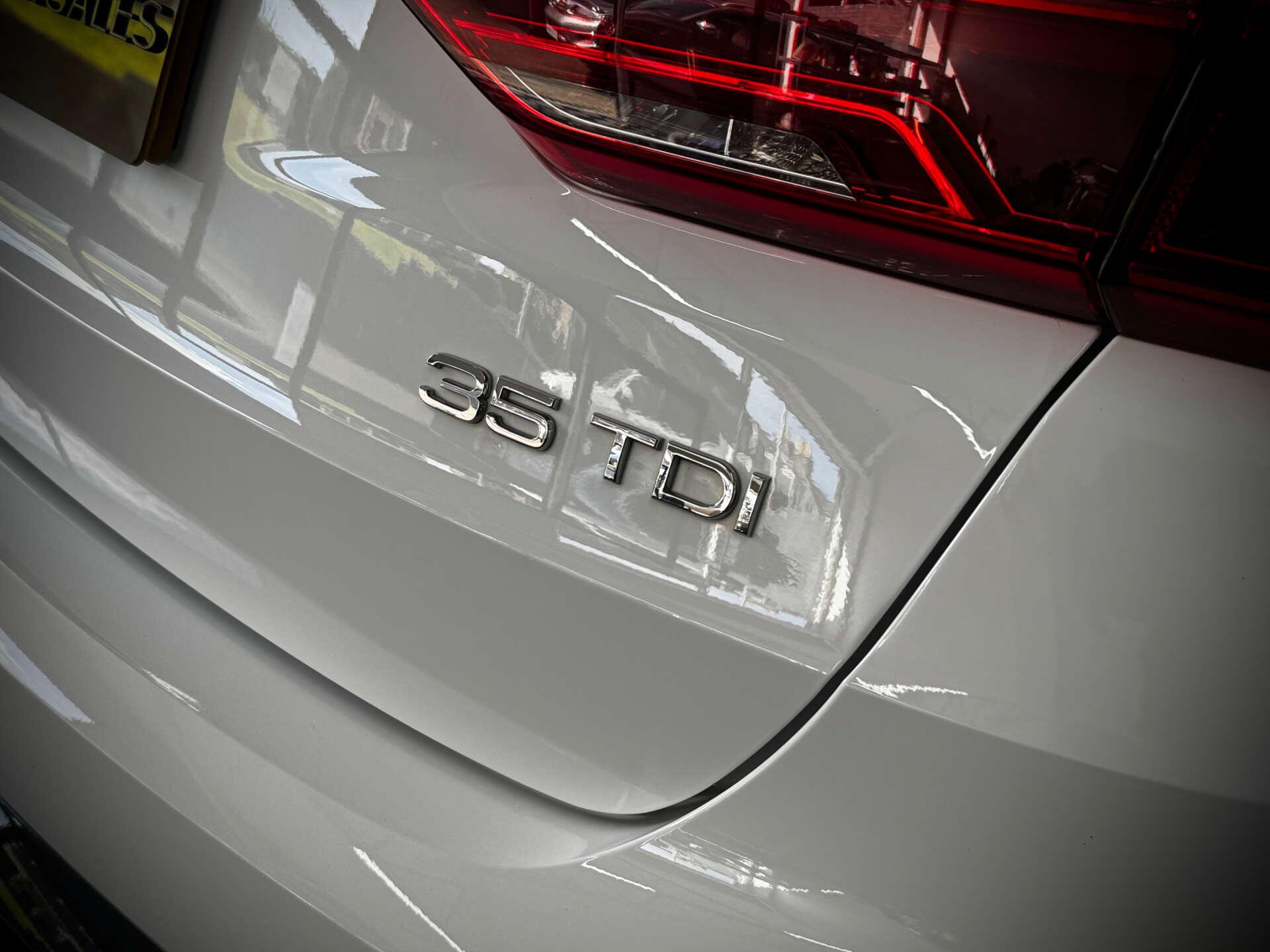 Audi Q3 view 22