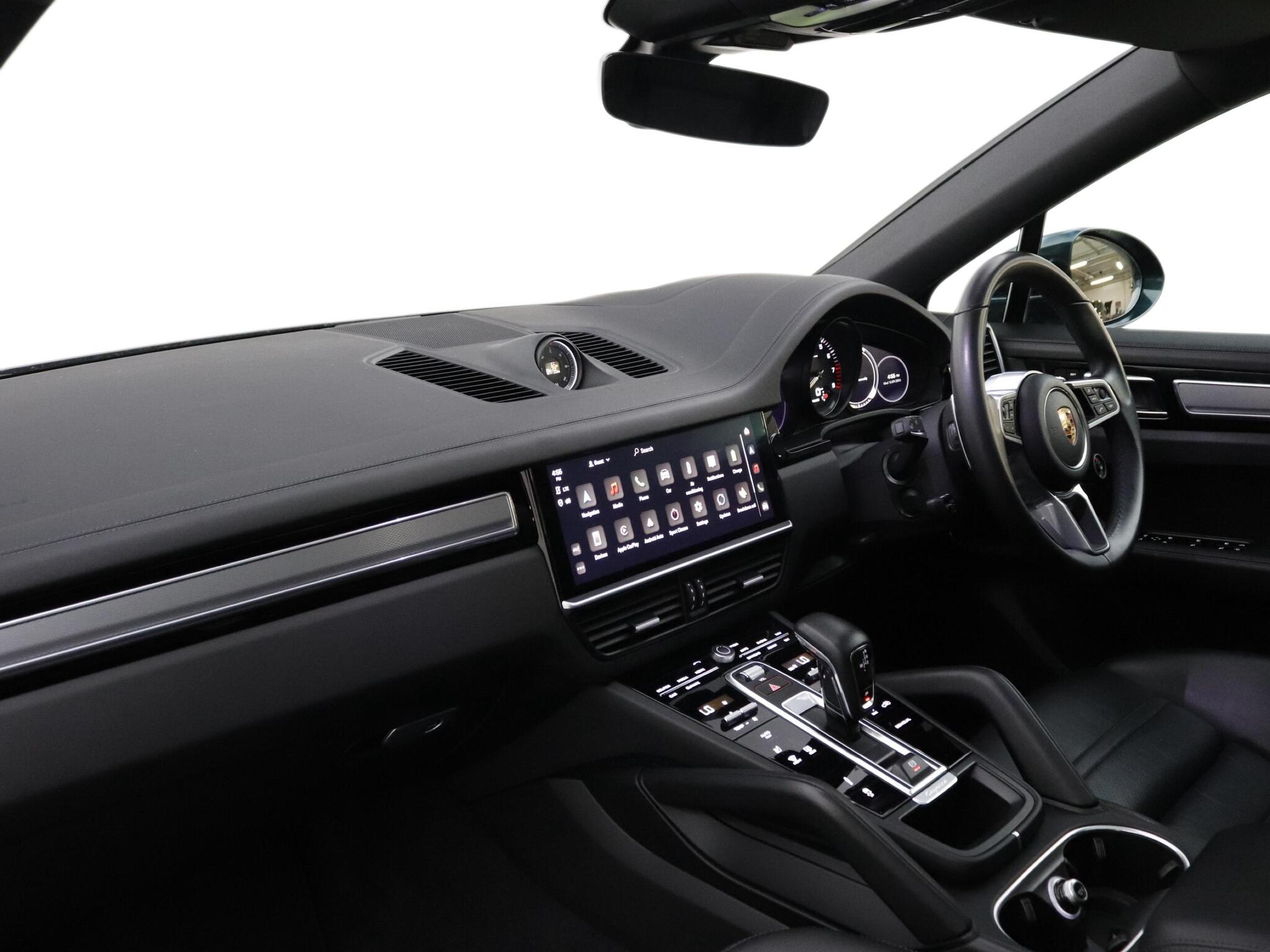 Porsche Cayenne view 13