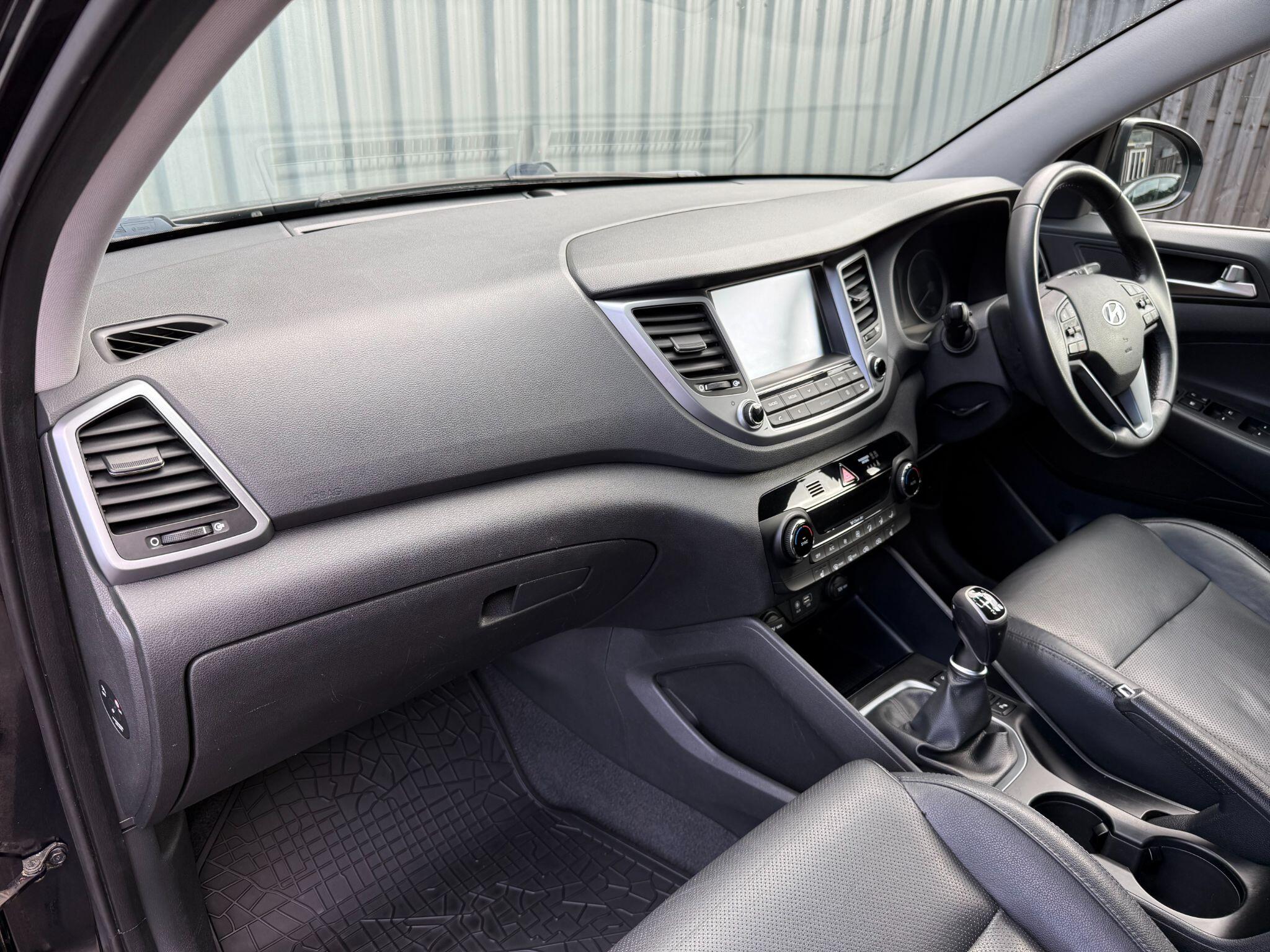 Hyundai Tucson view 18