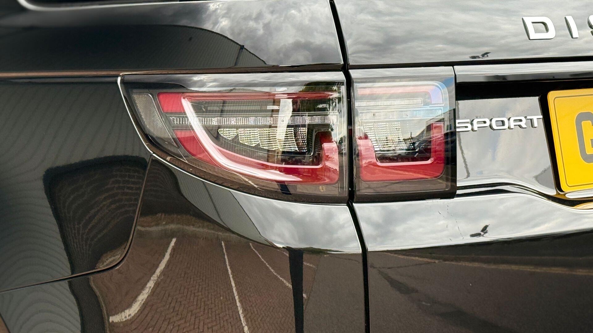 Land Rover Discovery Sport view 20