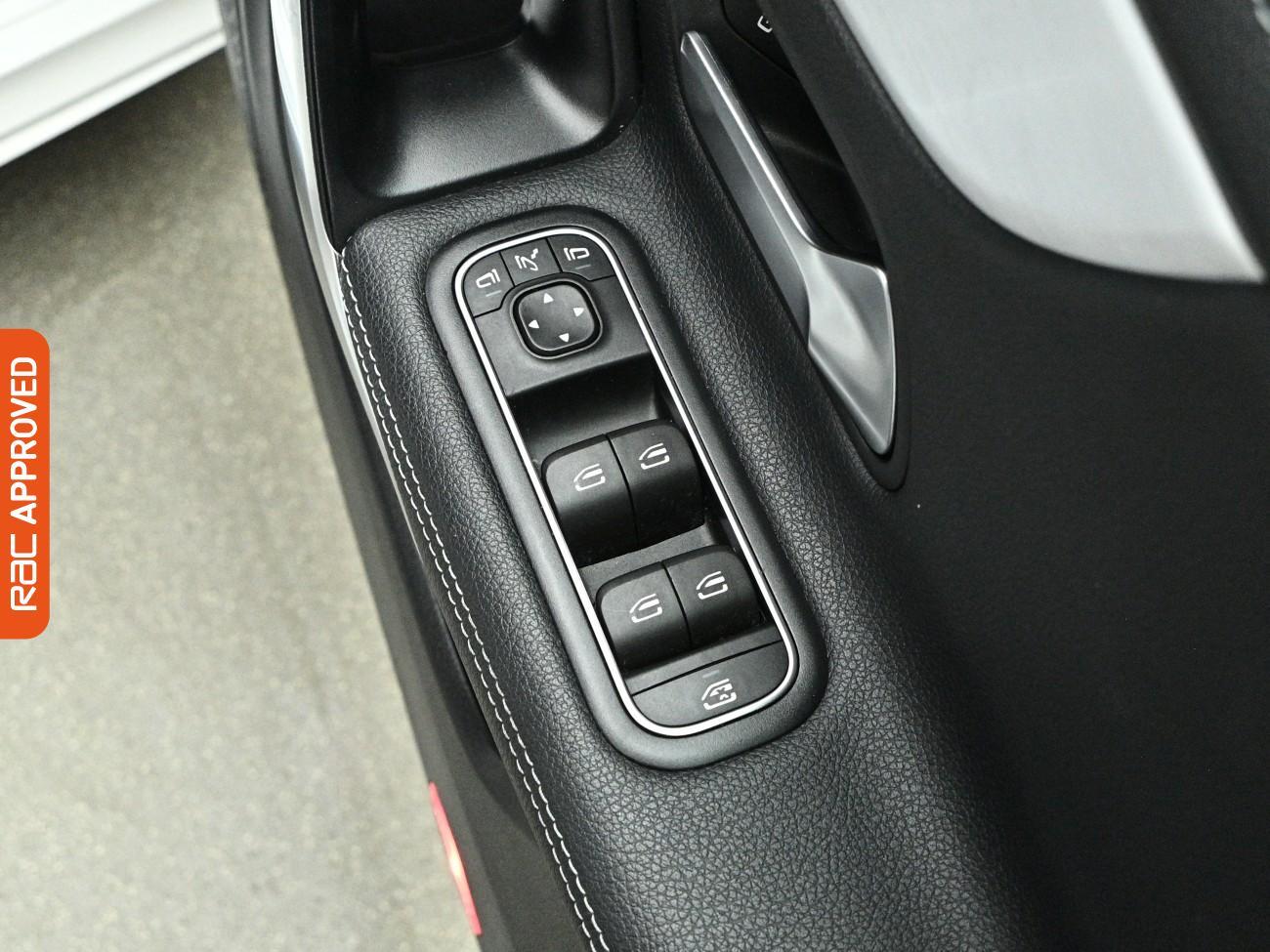 Mercedes-Benz Cla view 27
