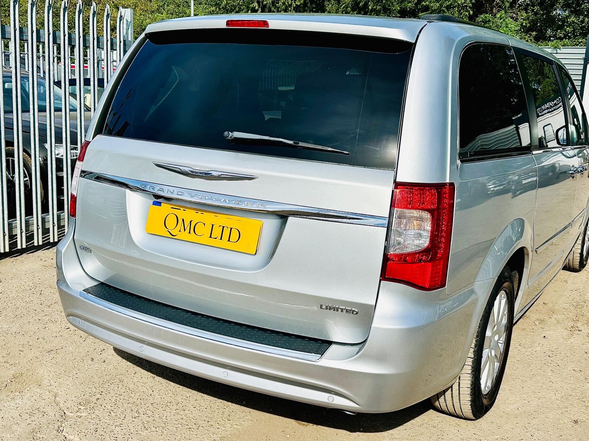 Chrysler Grand Voyager view 14