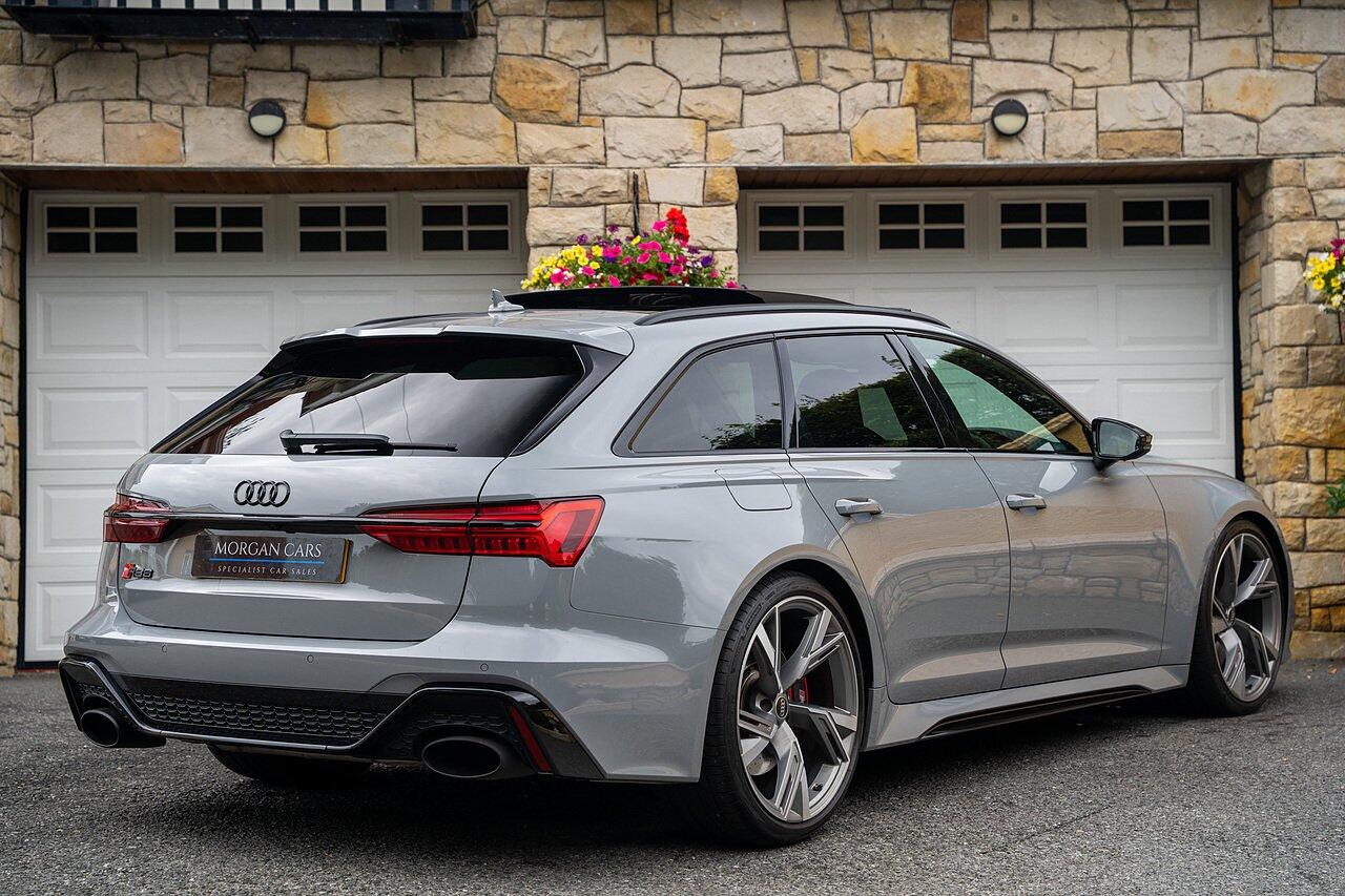 Audi RS6 view 8