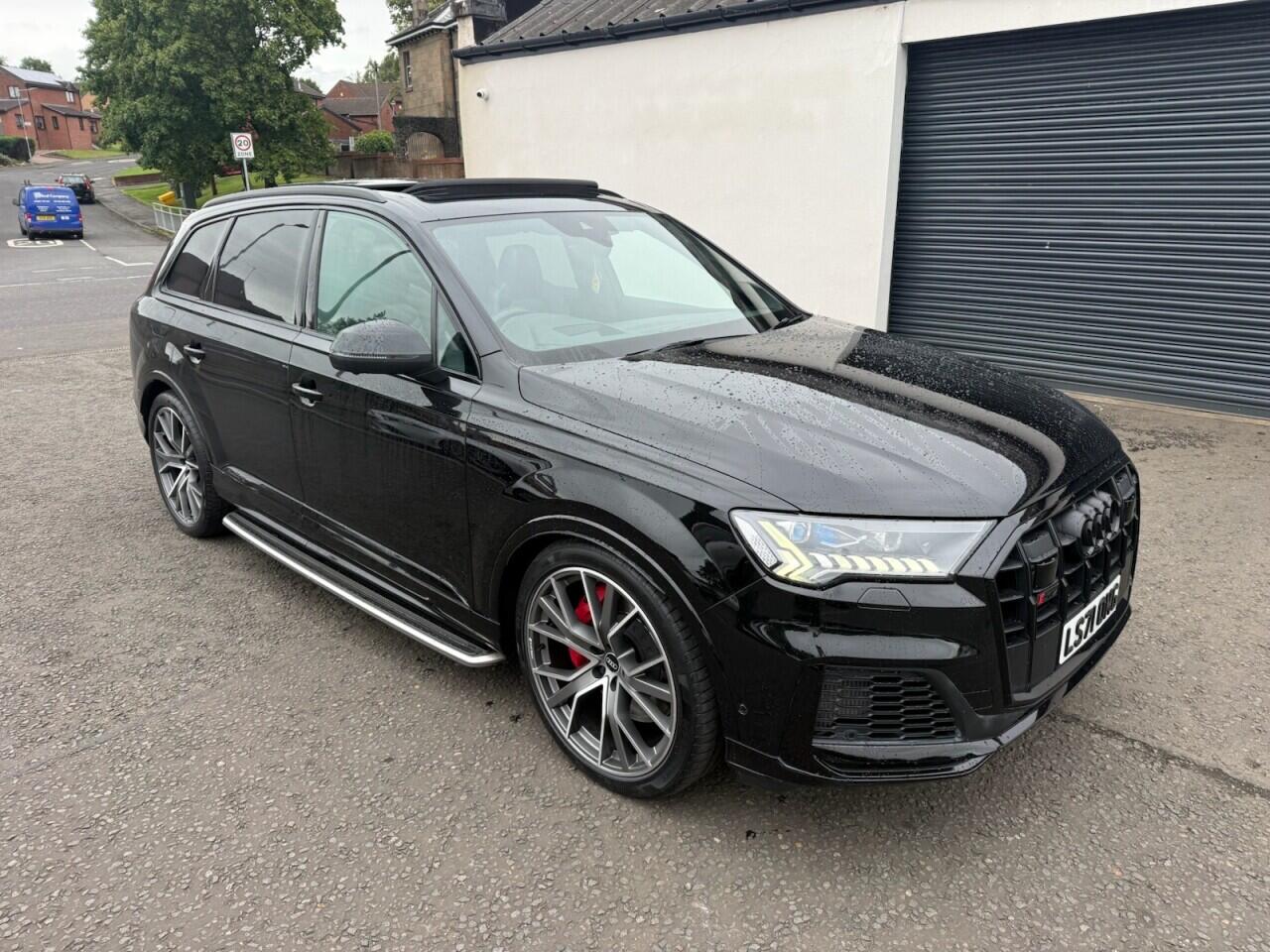Audi SQ7 view 15