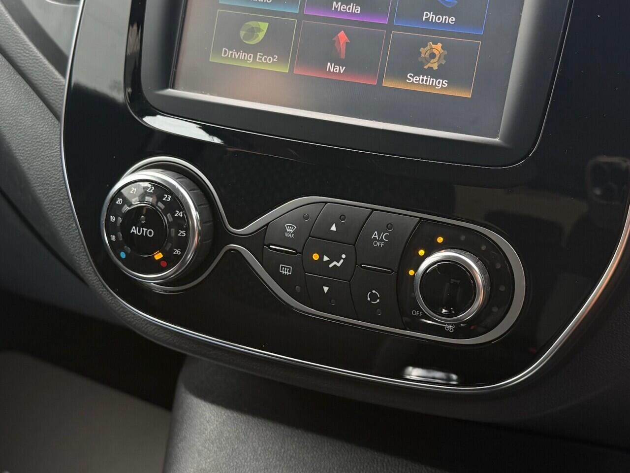Renault Captur view 18
