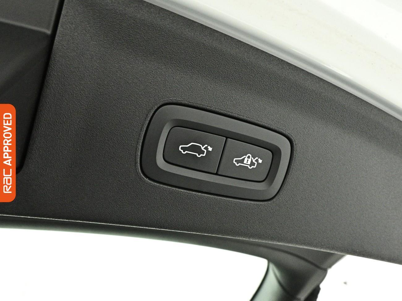 Polestar 2 view 16