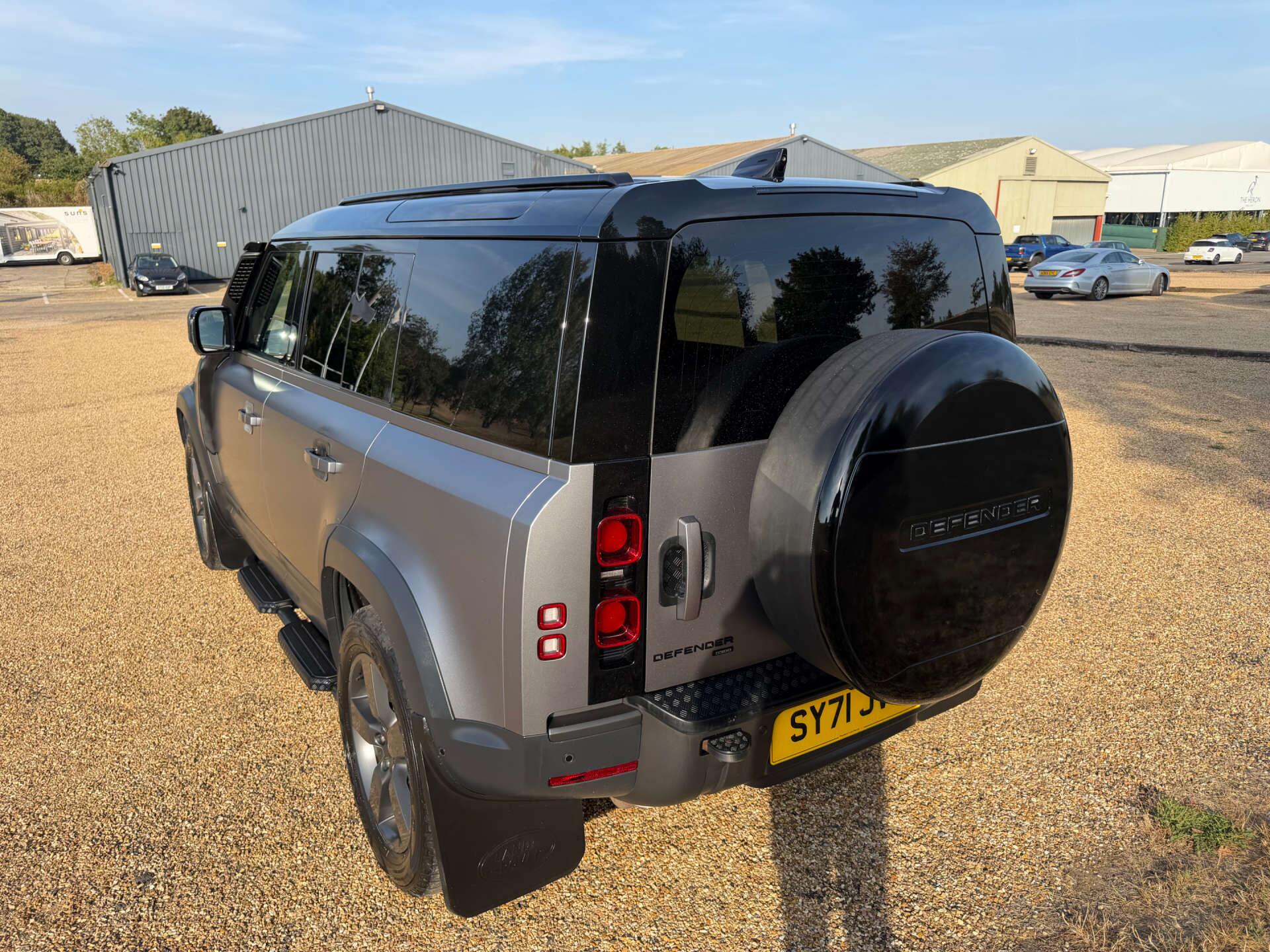Land Rover Defender view 5