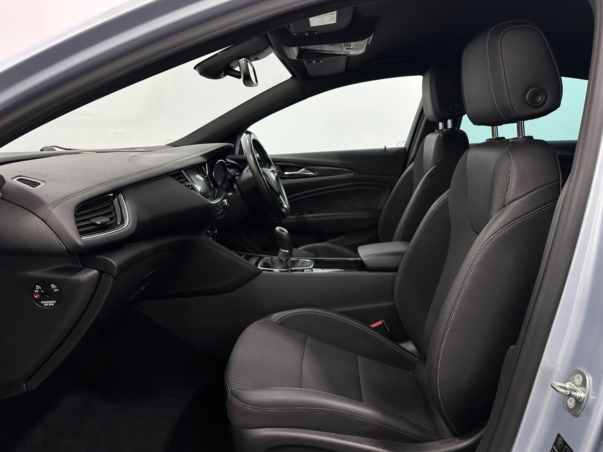 Vauxhall Insignia view 31