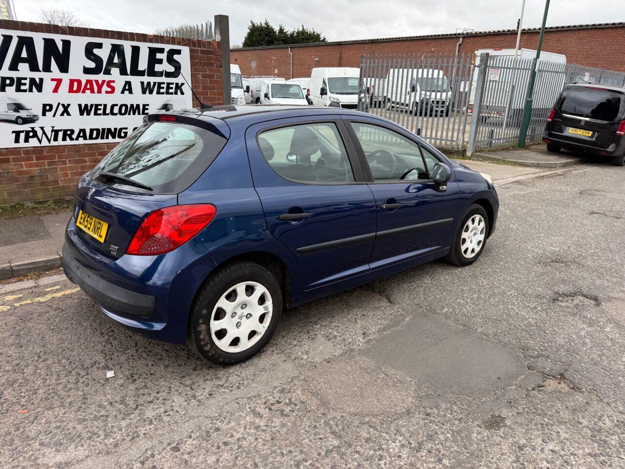 Peugeot 207 view 7