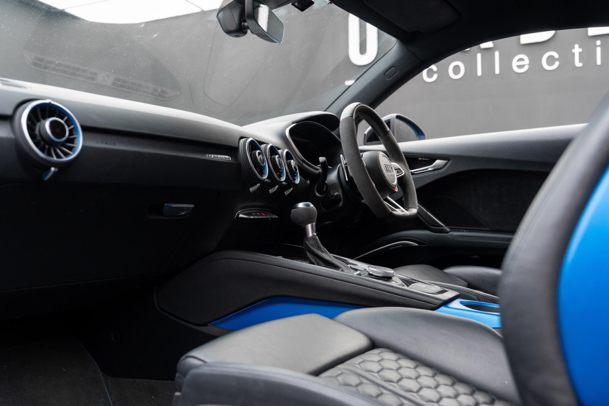Audi TT RS view 36