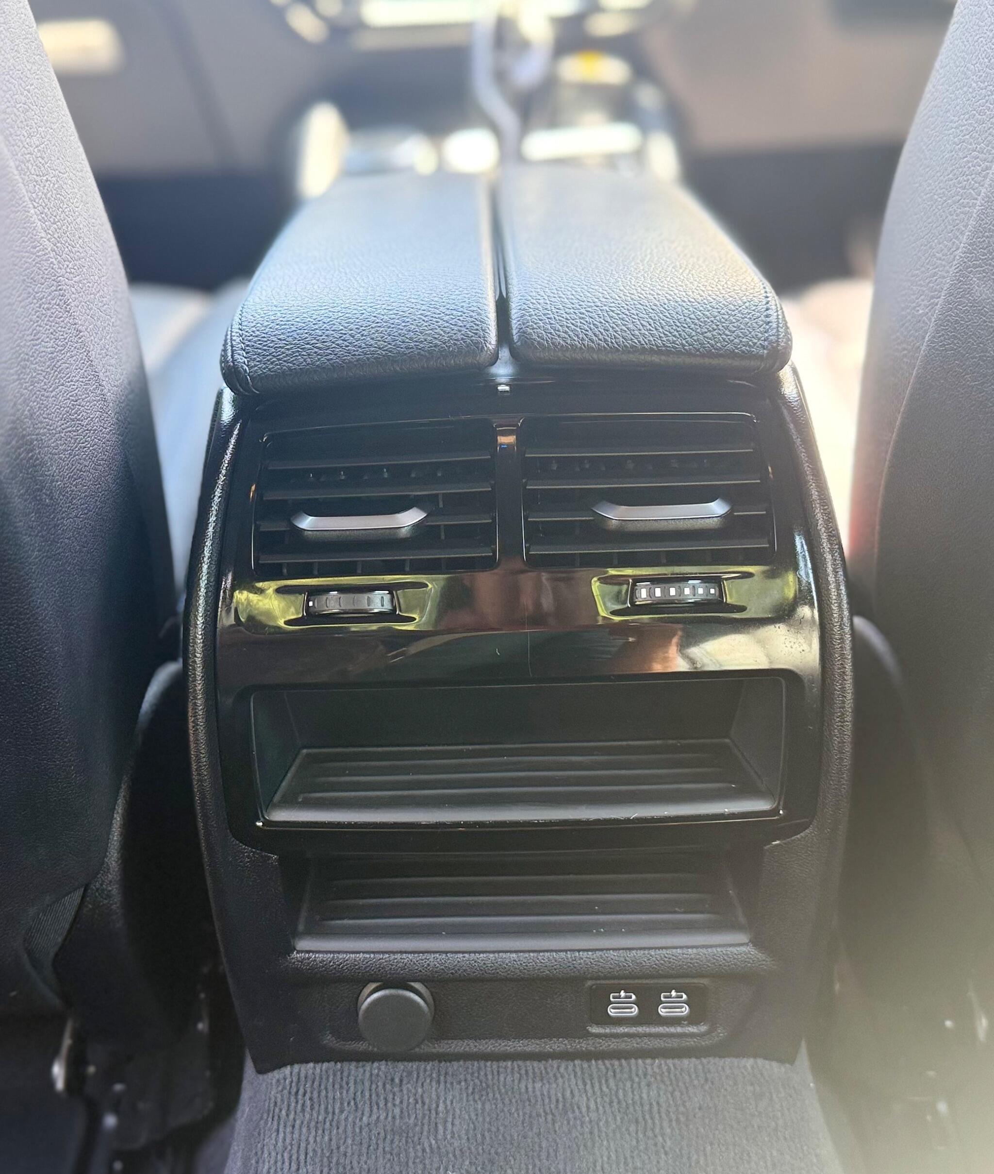 BMW 5 Series view 25