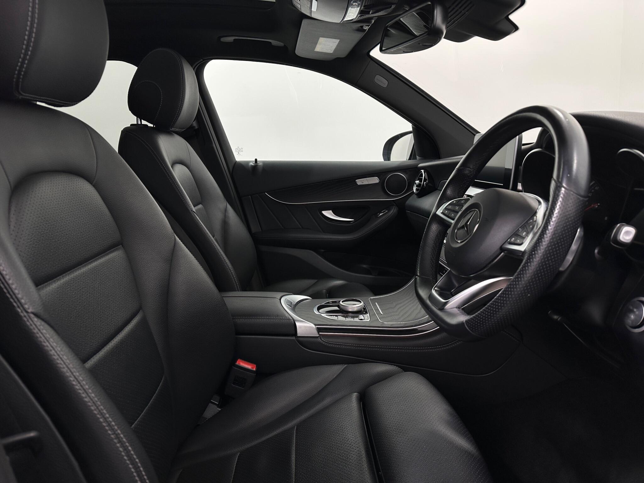 Mercedes-Benz GLC view 33