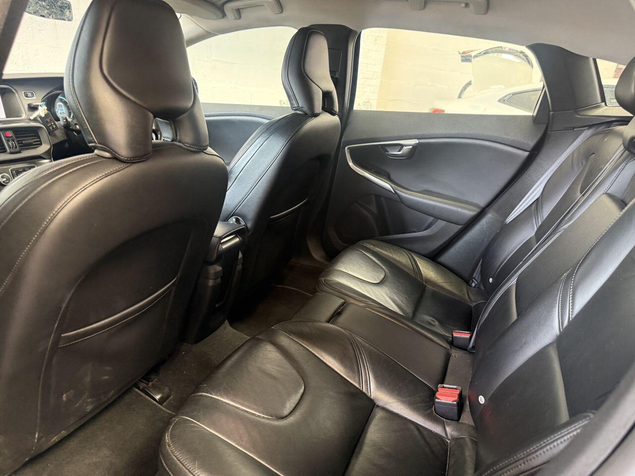 Volvo V40 view 40