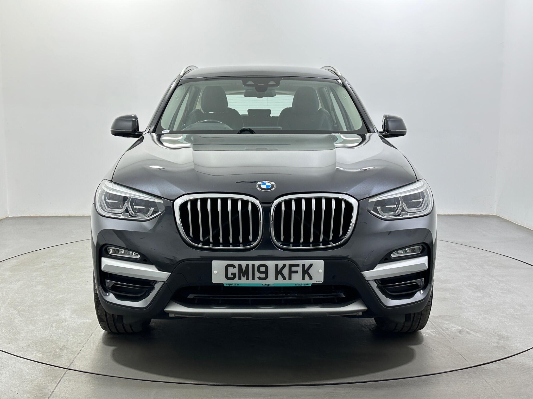 BMW X3 view 3