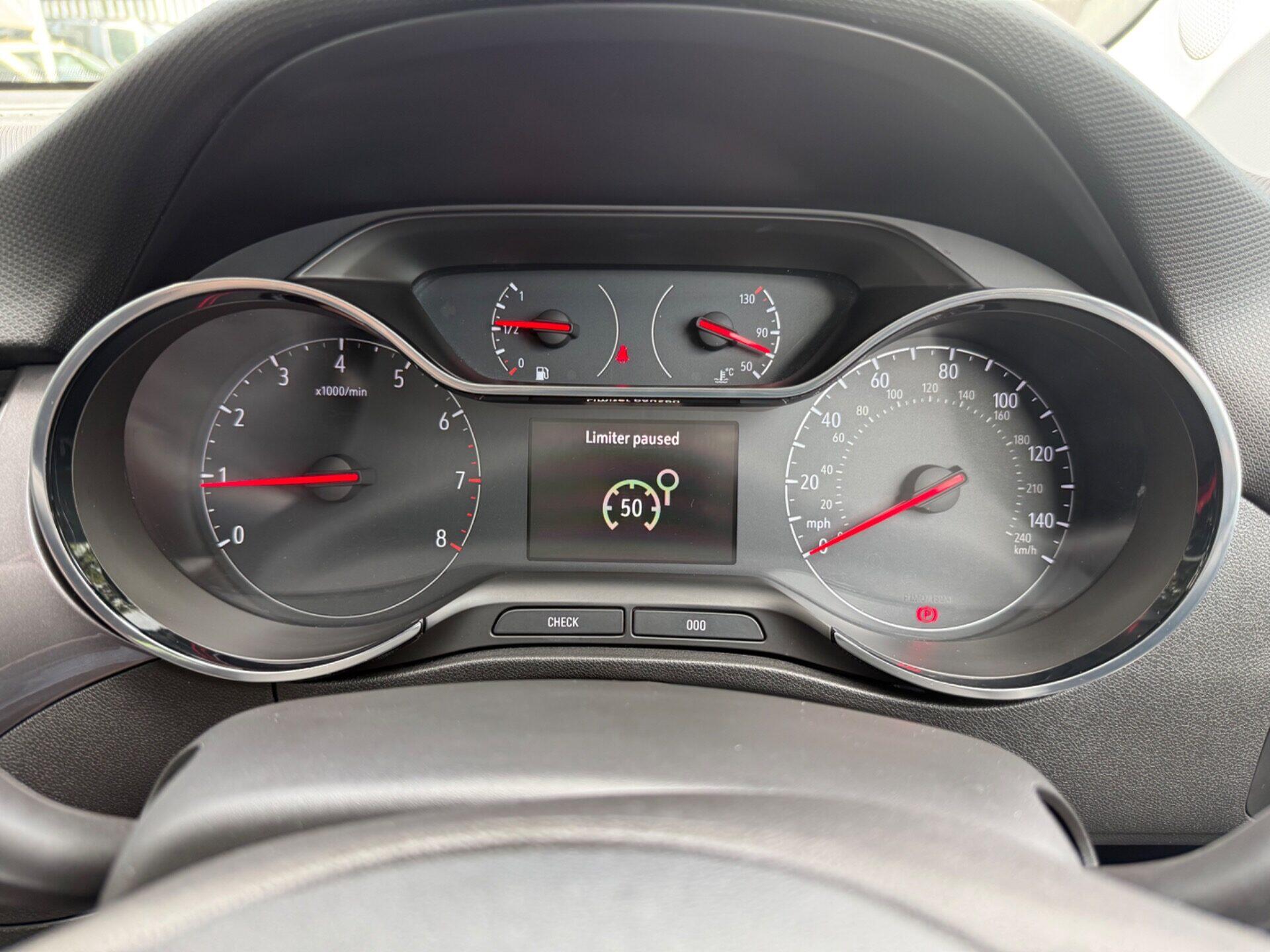Vauxhall Crossland X view 36