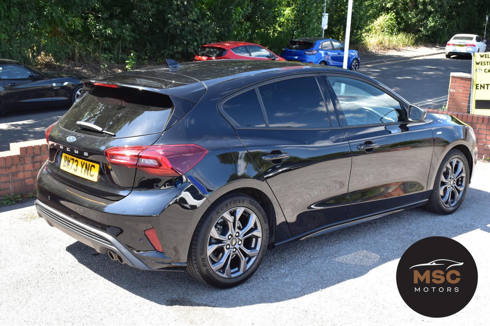 Ford Focus view 19