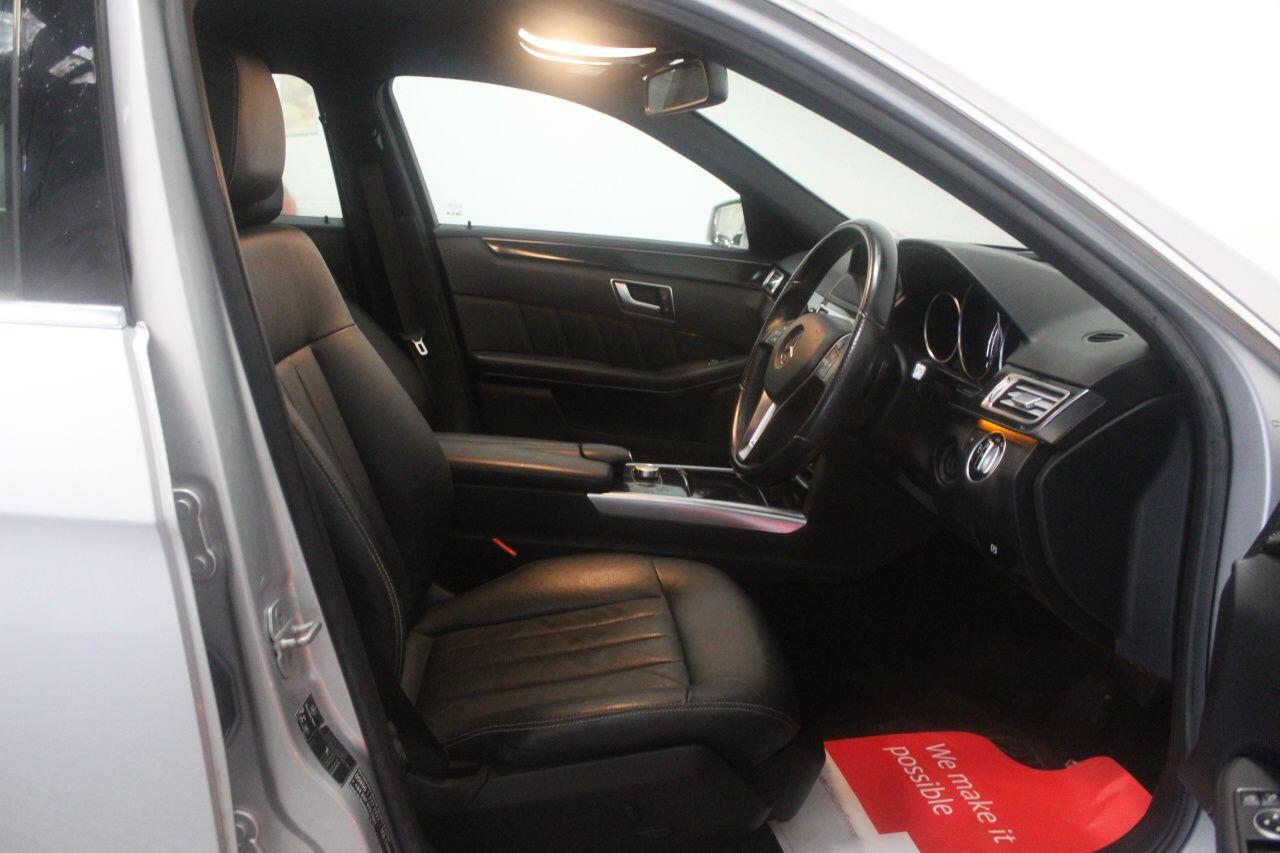 Mercedes-Benz E-Class view 30