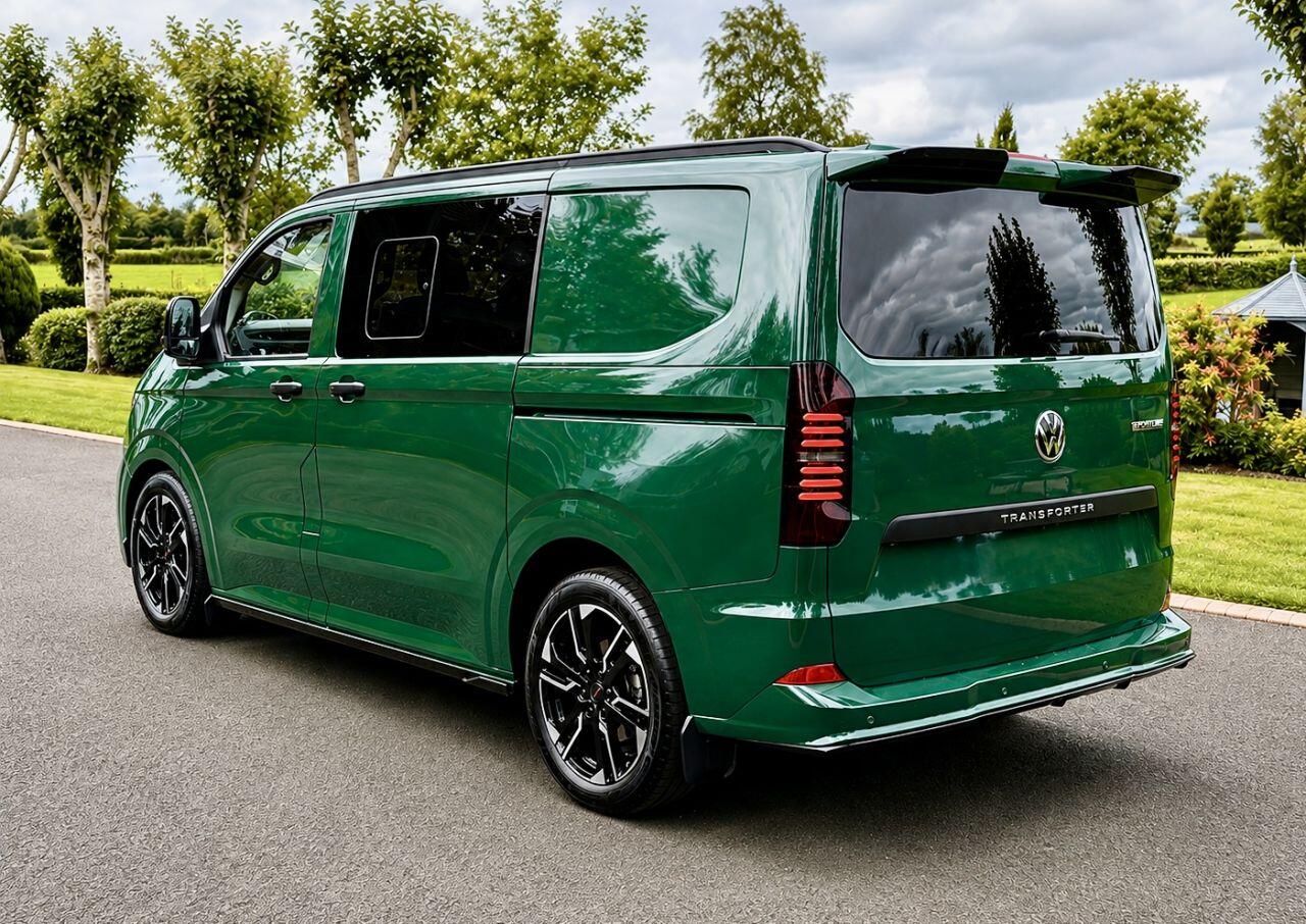 Volkswagen Transporter view 5
