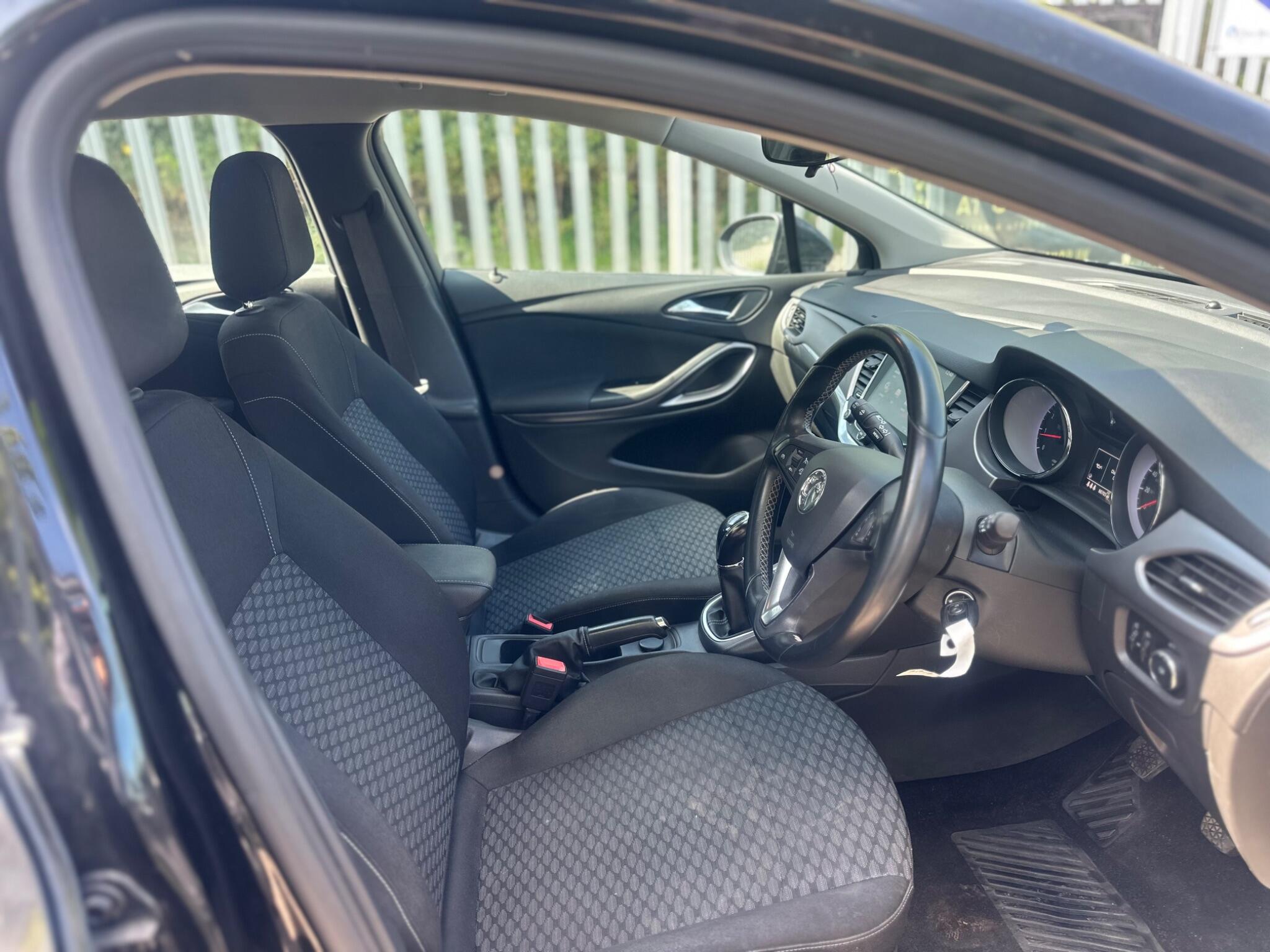2016 Vauxhall Astra image 10