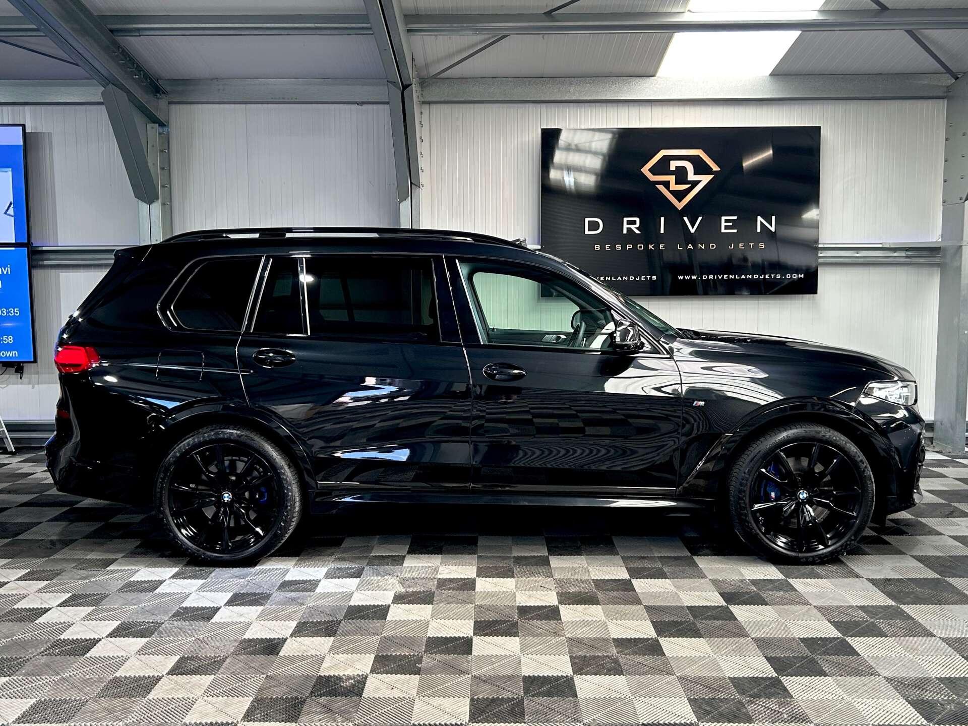 BMW X7 view 13