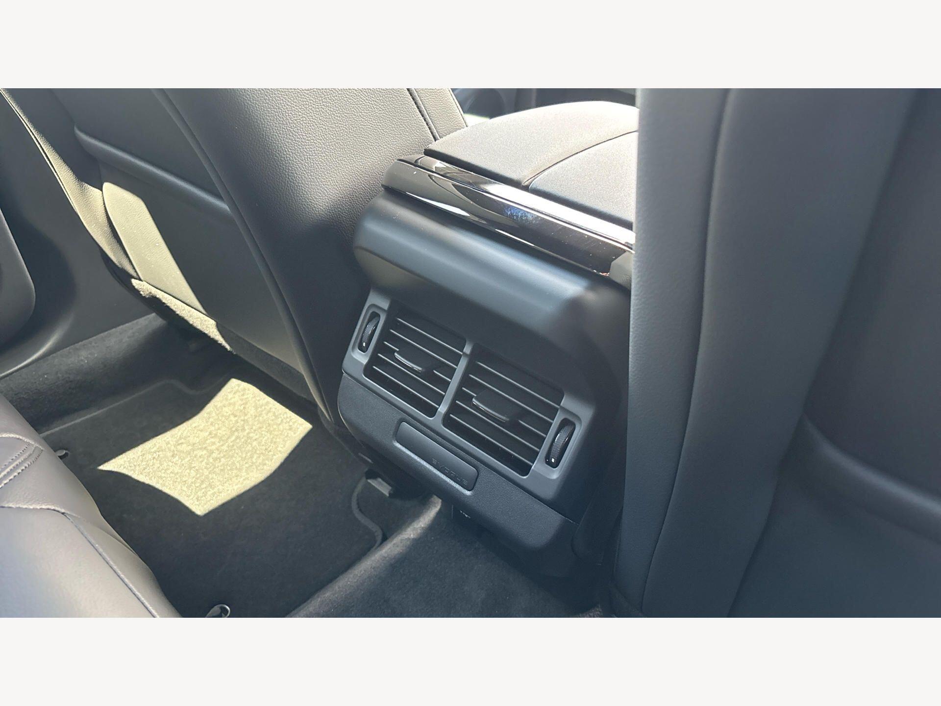 Land Rover Discovery Sport view 22