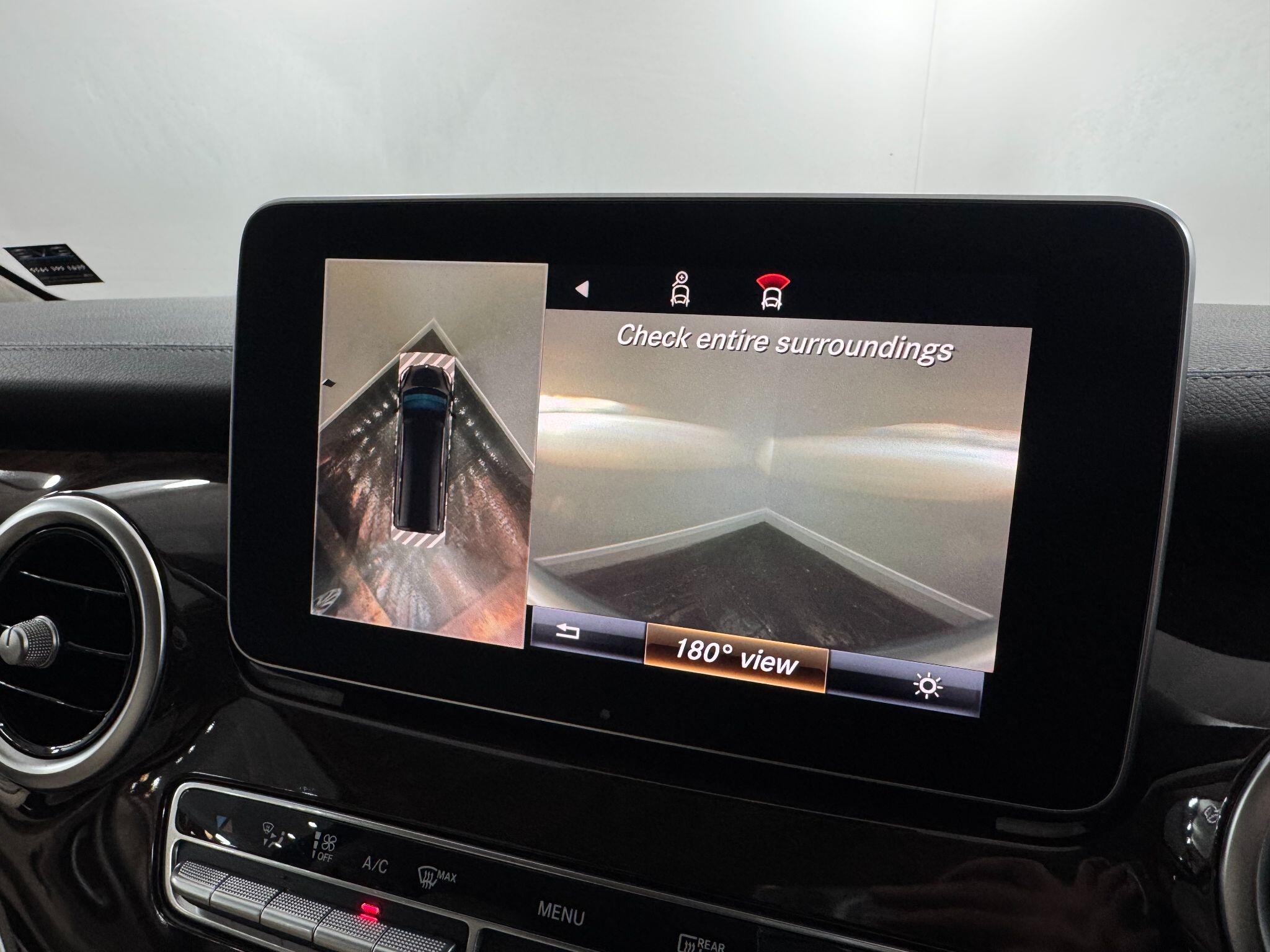 Mercedes-Benz V-Class view 39