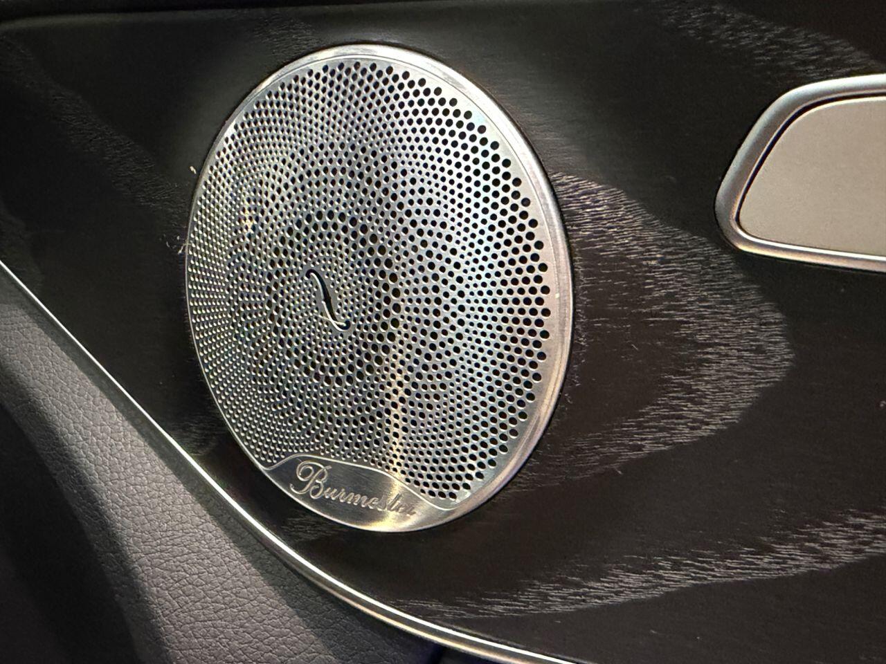 Mercedes-Benz C-Class view 19