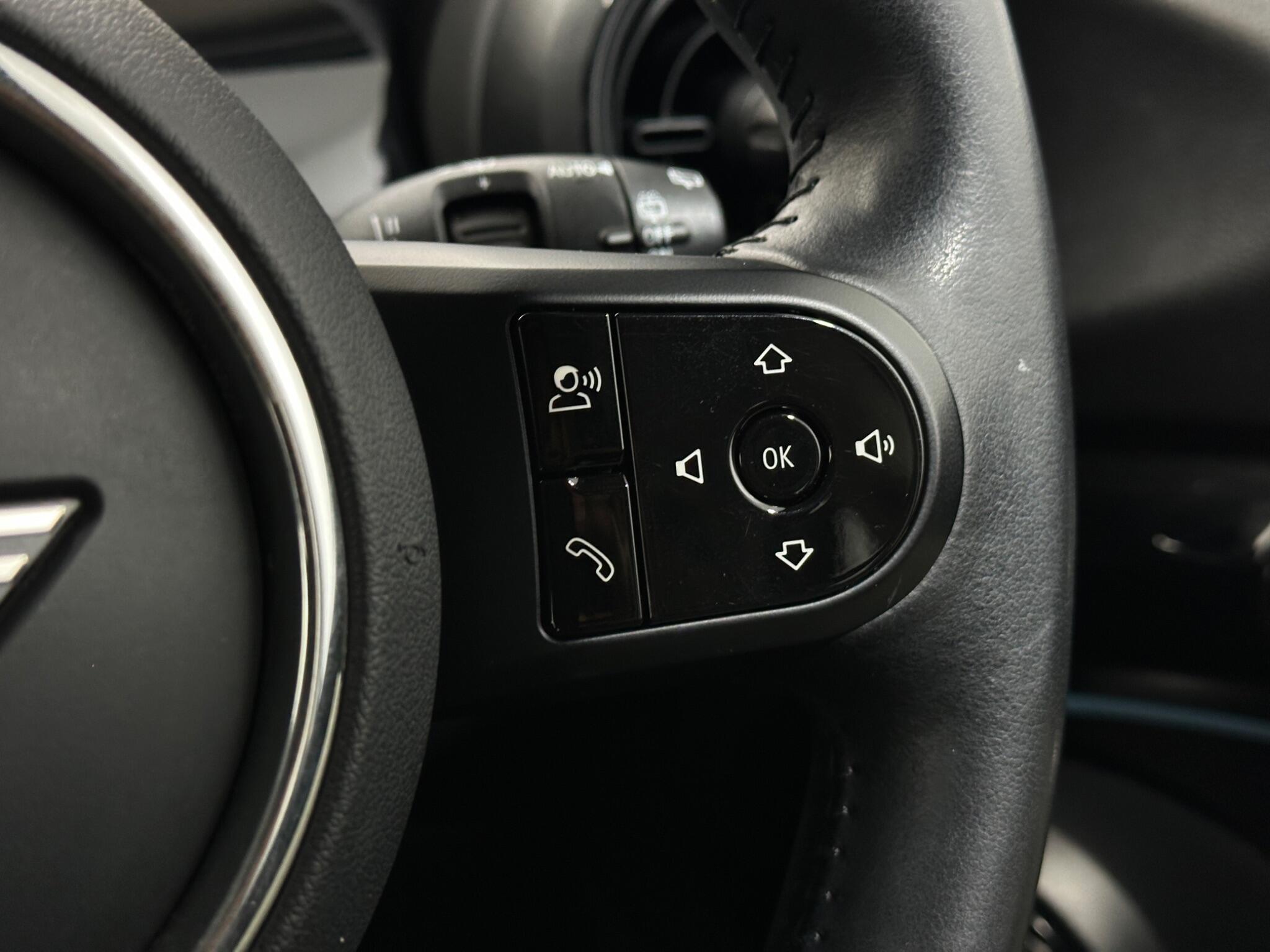 Mini Cooper view 16