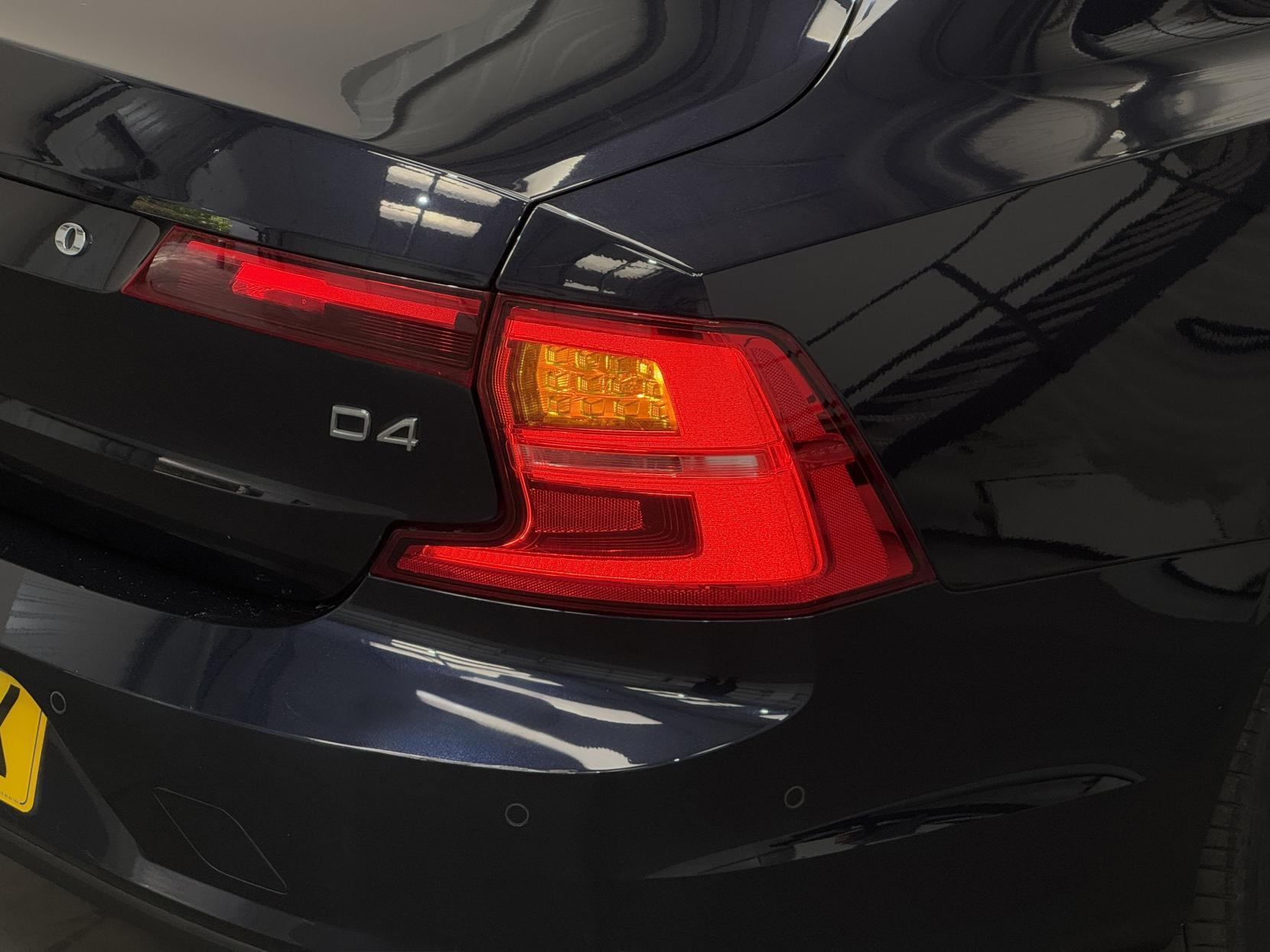 Volvo S90 view 13