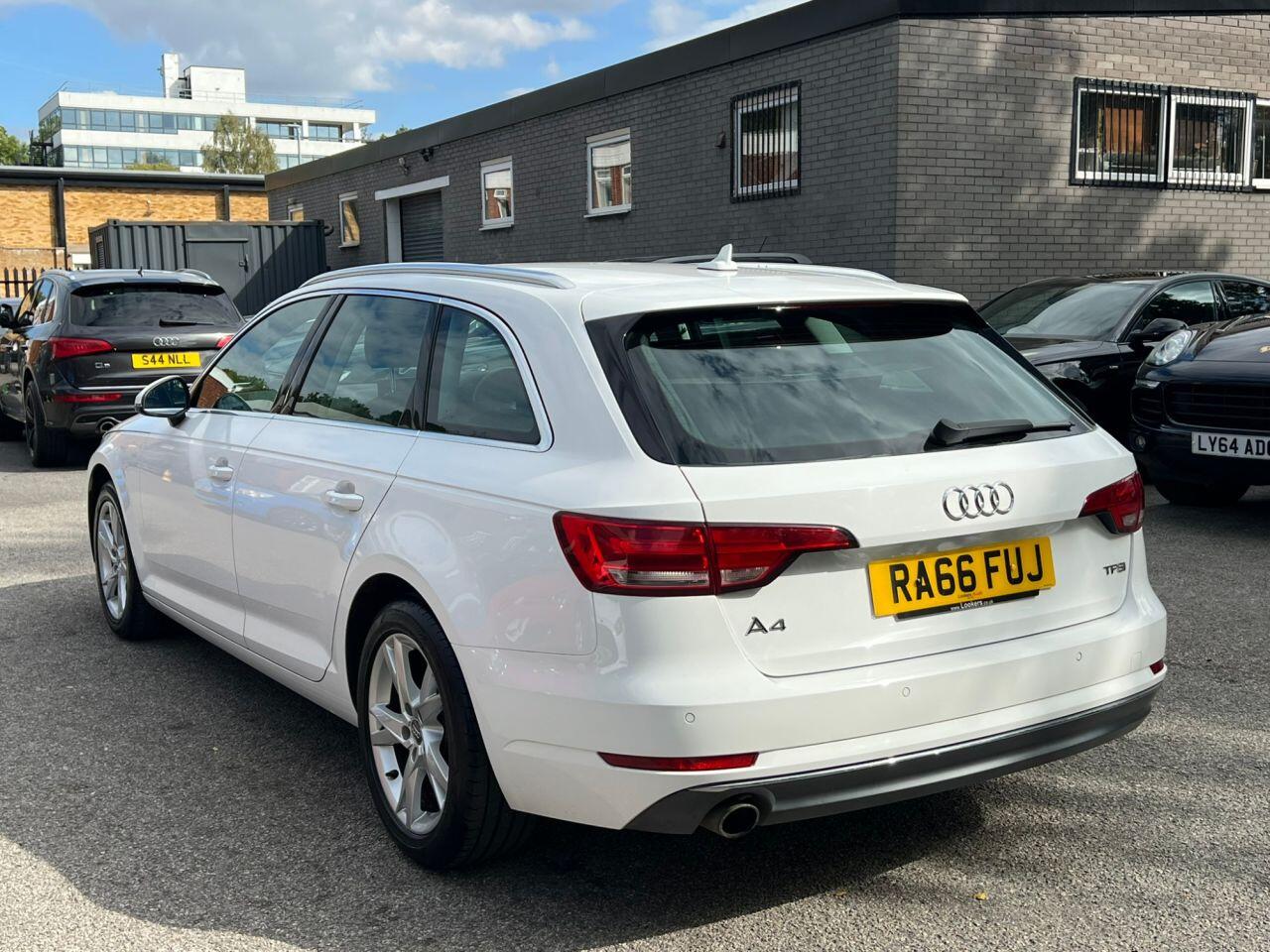 Audi A4 view 9