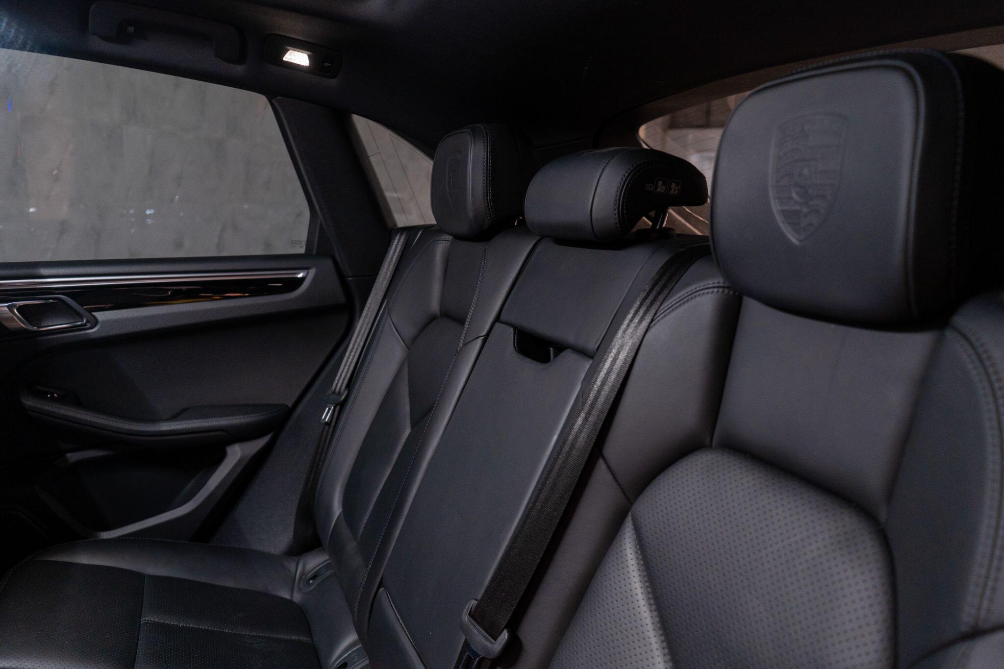 Porsche Macan view 38