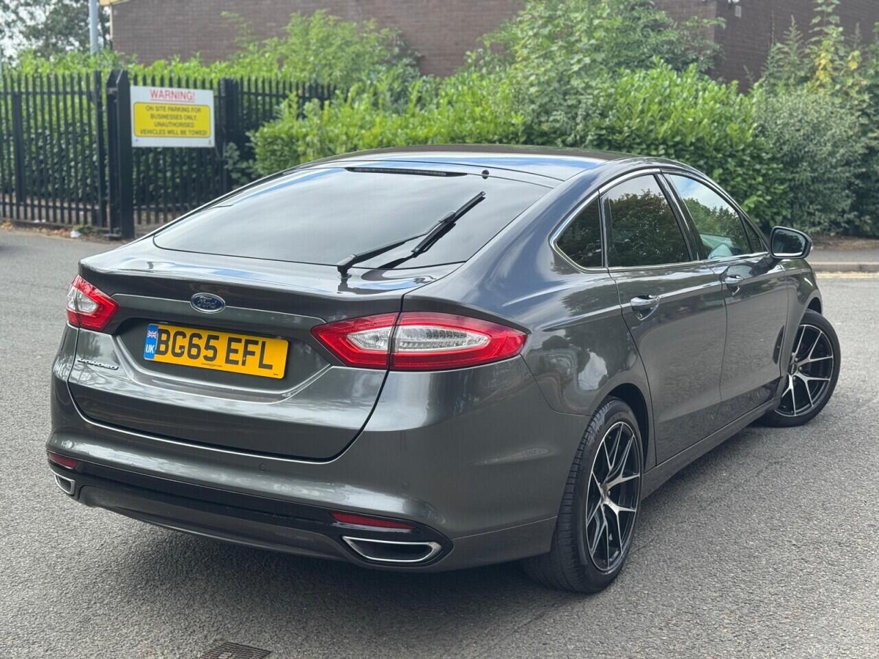 Ford Mondeo view 7